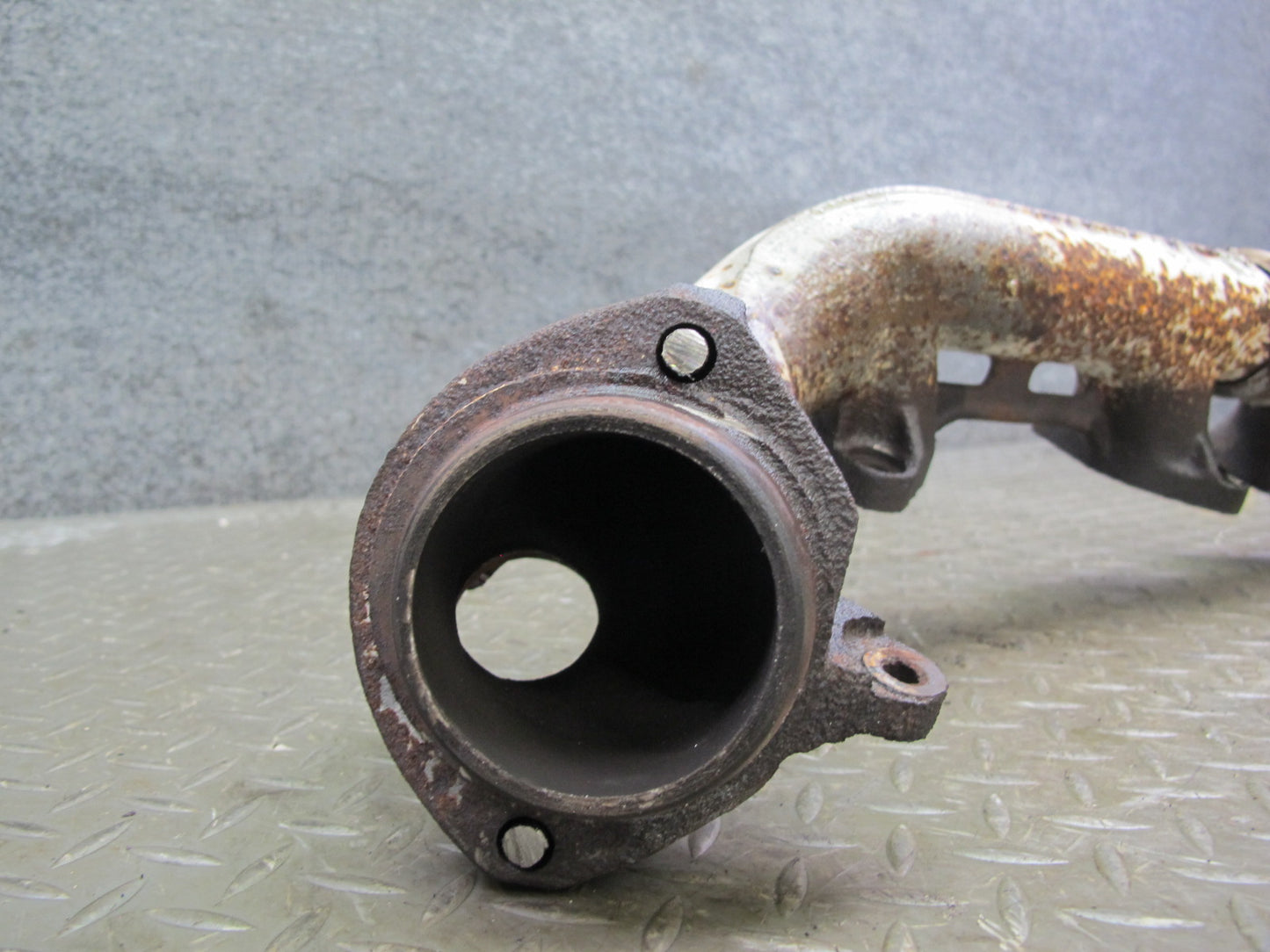 86-91 Mercedes W126 C126 560SEL 560SEC M117 Right Exhaust Manifold OEM