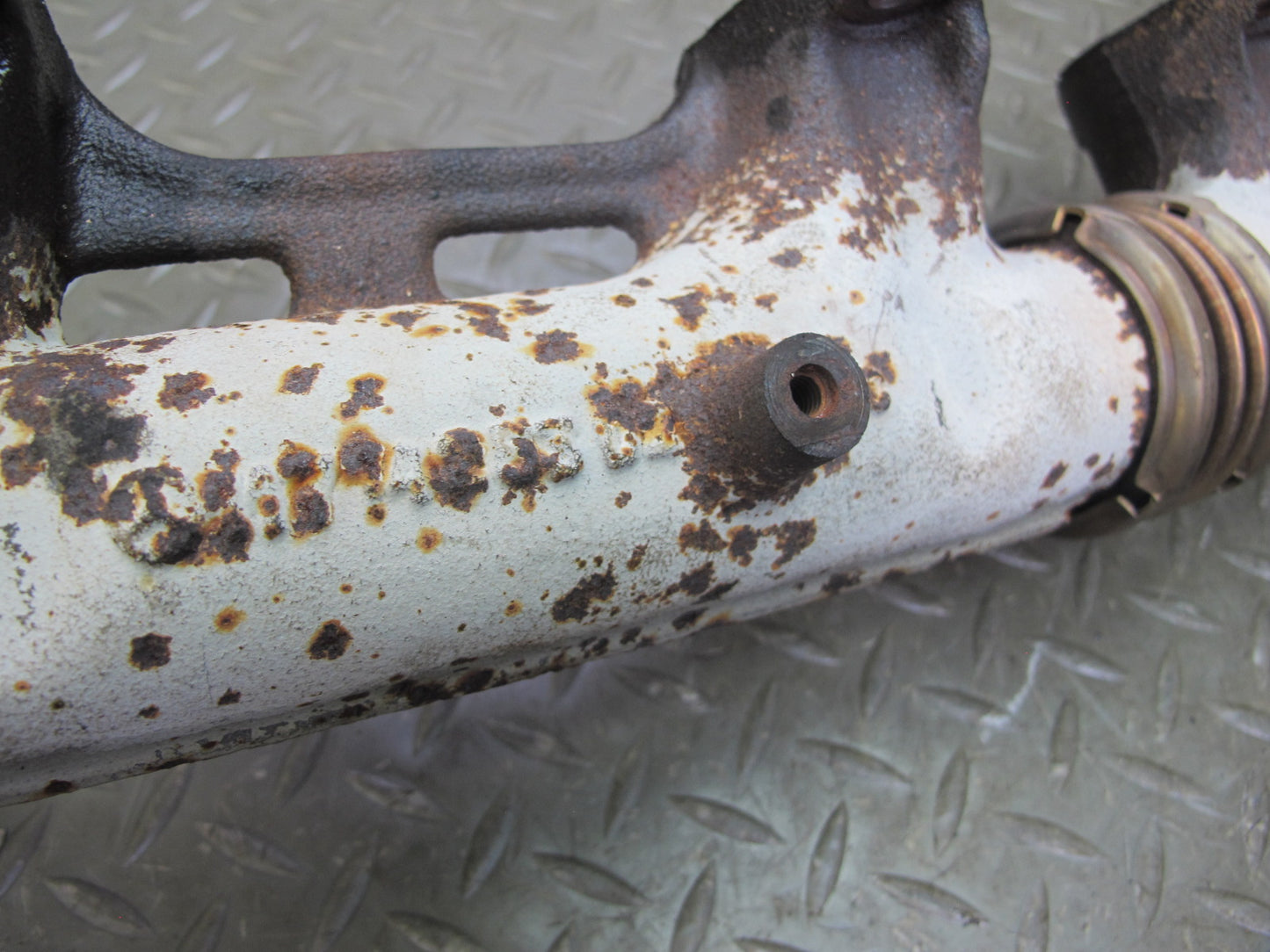 86-91 Mercedes W126 C126 560SEL 560SEC M117 Right Exhaust Manifold OEM