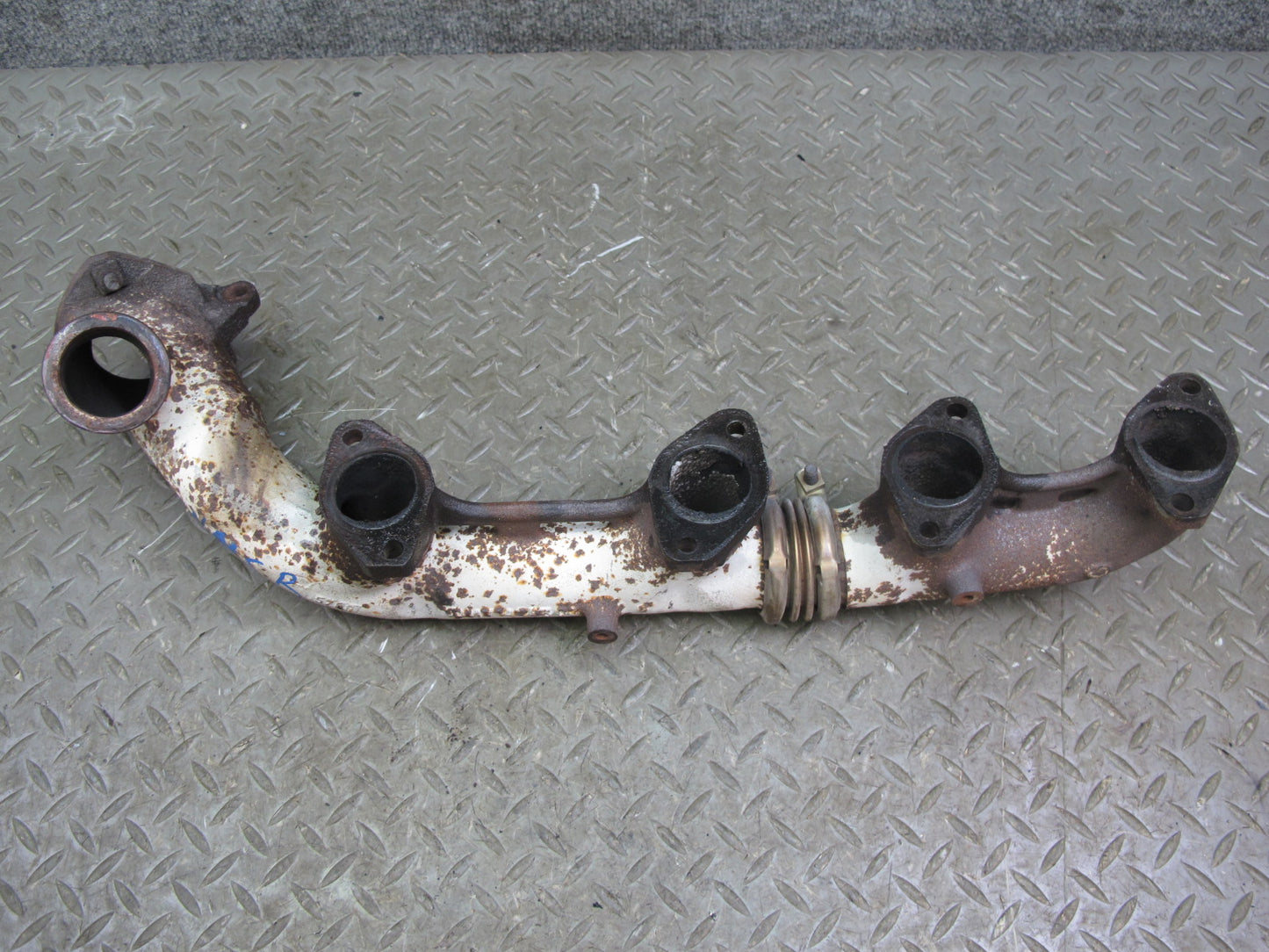 86-91 Mercedes W126 C126 560SEL 560SEC M117 Right Exhaust Manifold OEM