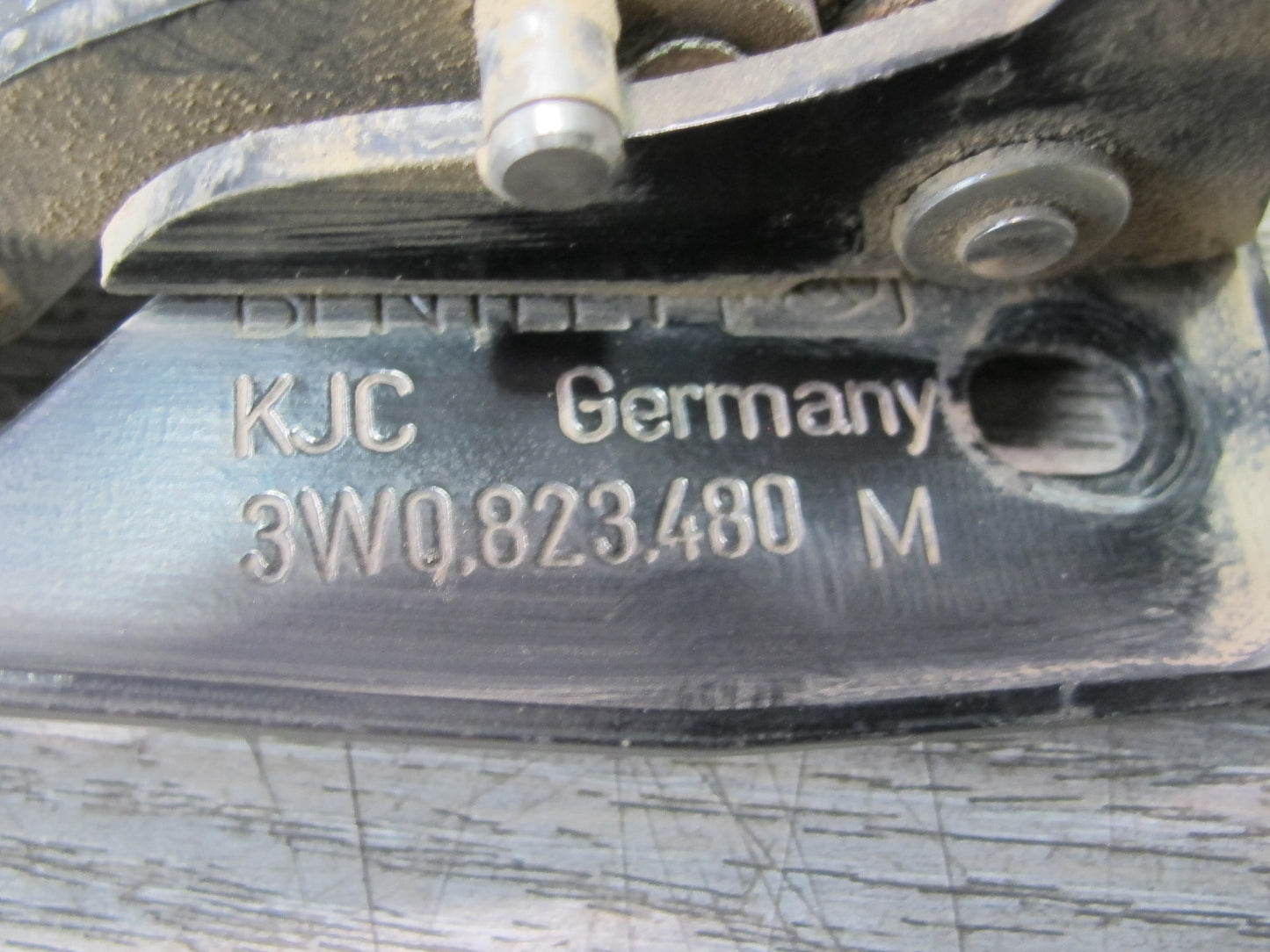 03-10 Bentley Continental GTC GT Front Hood Lock Latch Catch 3W0823480M