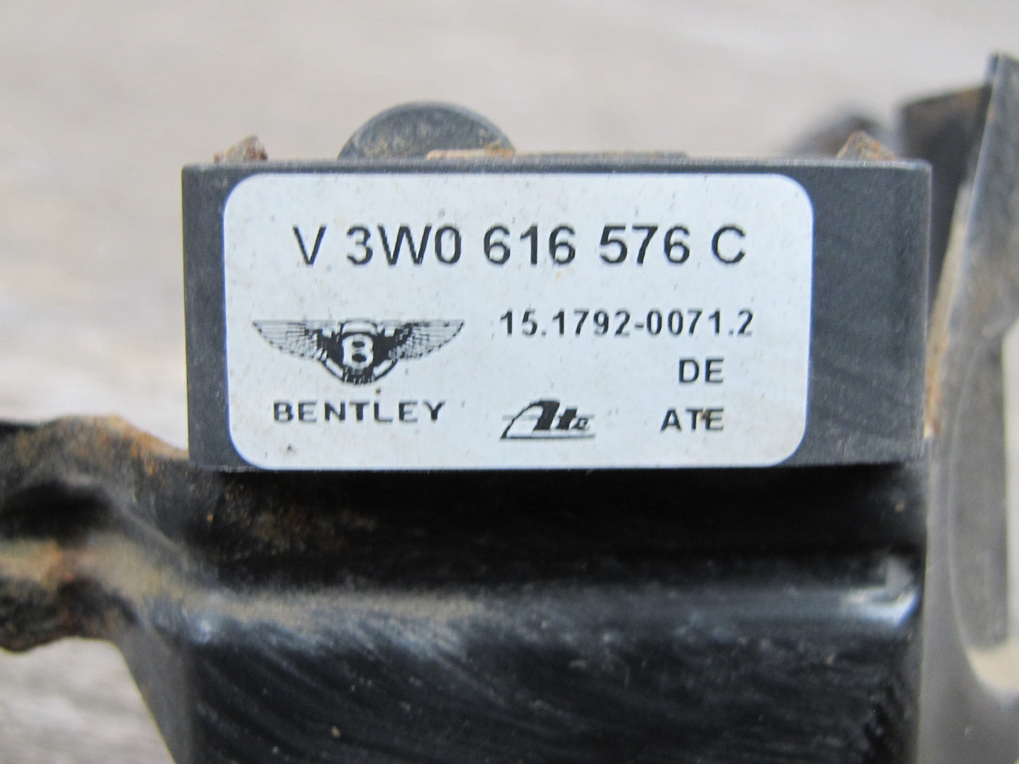 03-12 Bentley Continental GTC GT Acceleration Sensor 3W0616576C