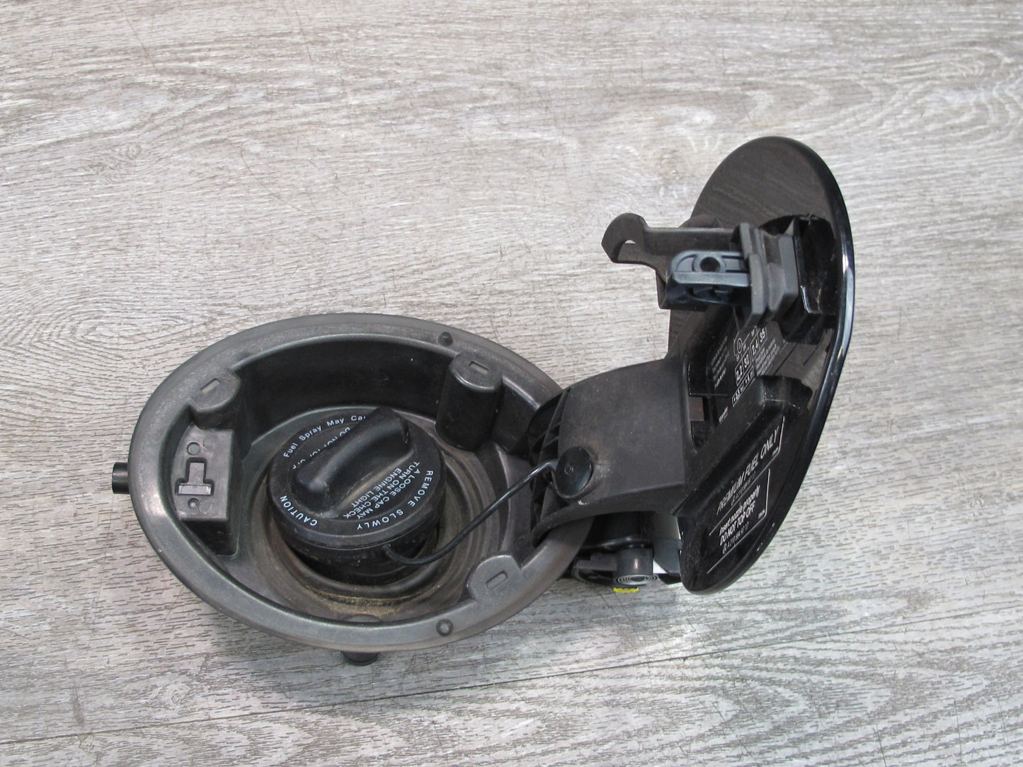 05-11 Mercedes R171 SLK Fuel Tank Filler Door Lid Housing Black w Actuator OEM
