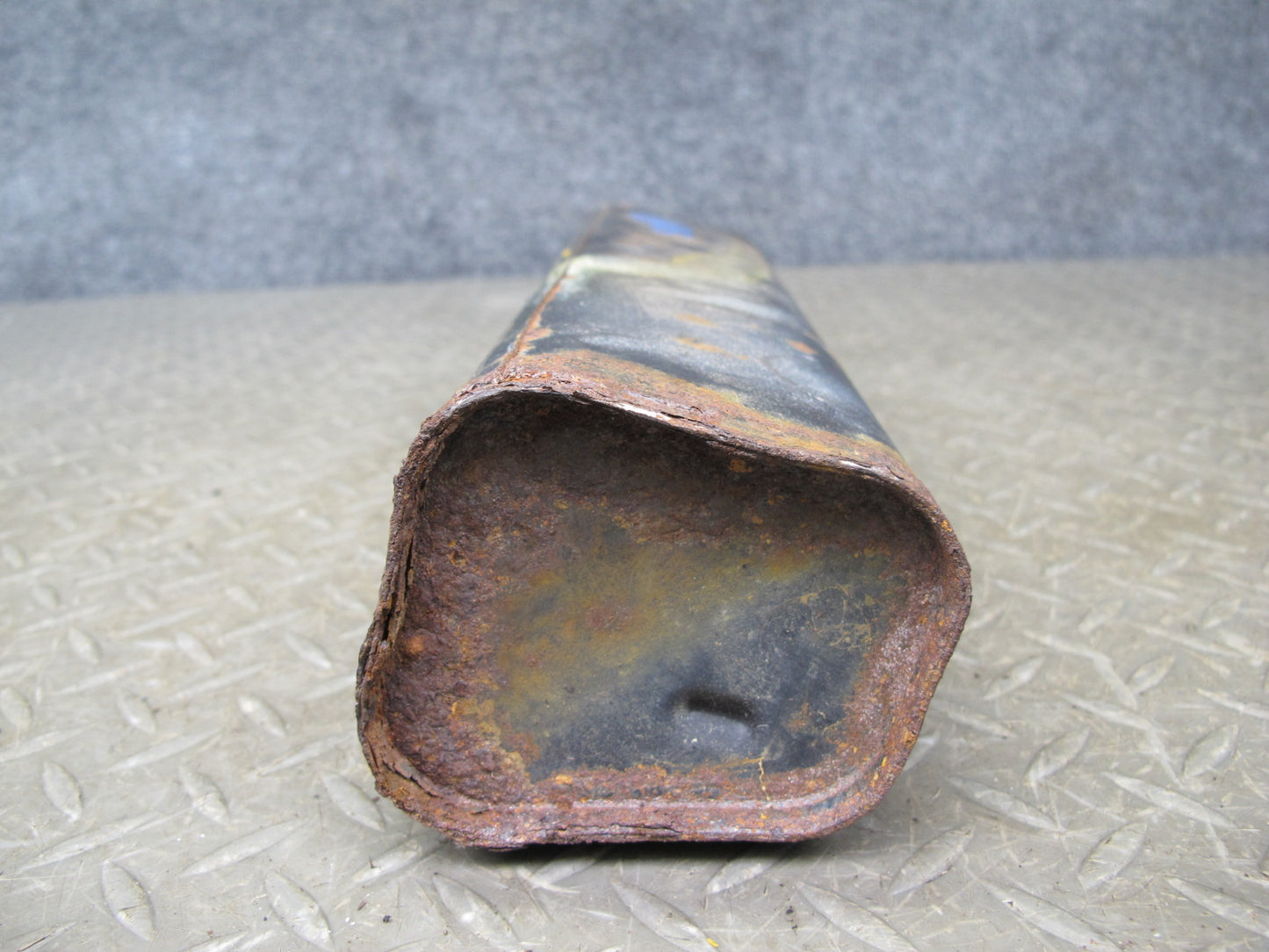 86-91 Mercedes W126 Fuel Evap Vapor Charcoal Canister 1244700359 OEM