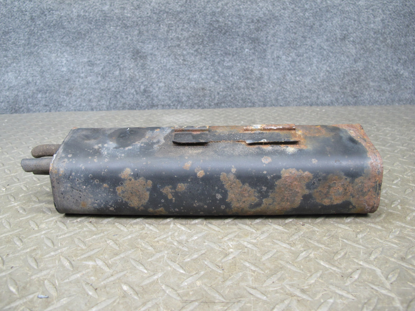 86-91 Mercedes W126 Fuel Evap Vapor Charcoal Canister 1244700359 OEM