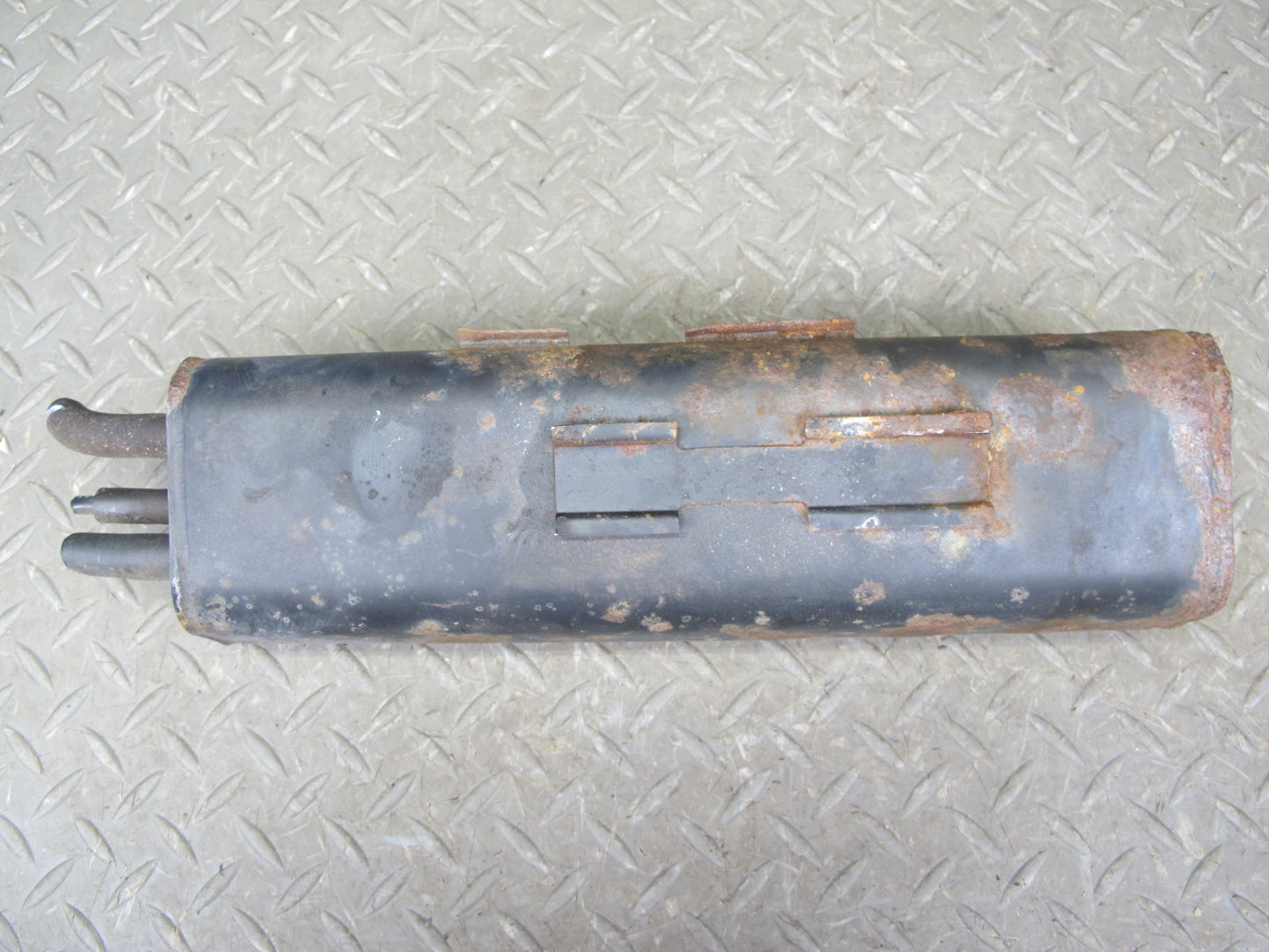 86-91 Mercedes W126 Fuel Evap Vapor Charcoal Canister 1244700359 OEM
