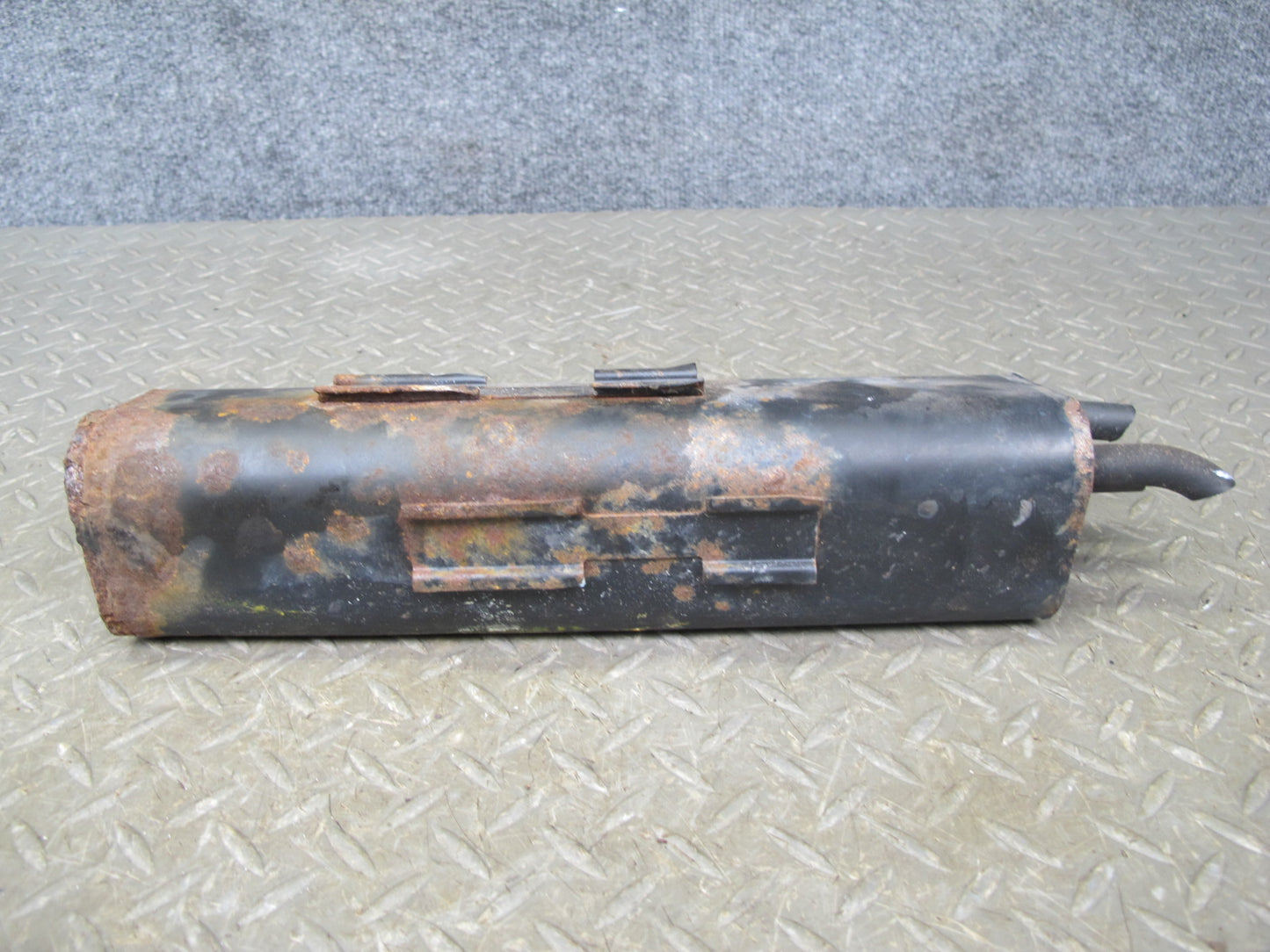 86-91 Mercedes W126 Fuel Evap Vapor Charcoal Canister 1244700359 OEM