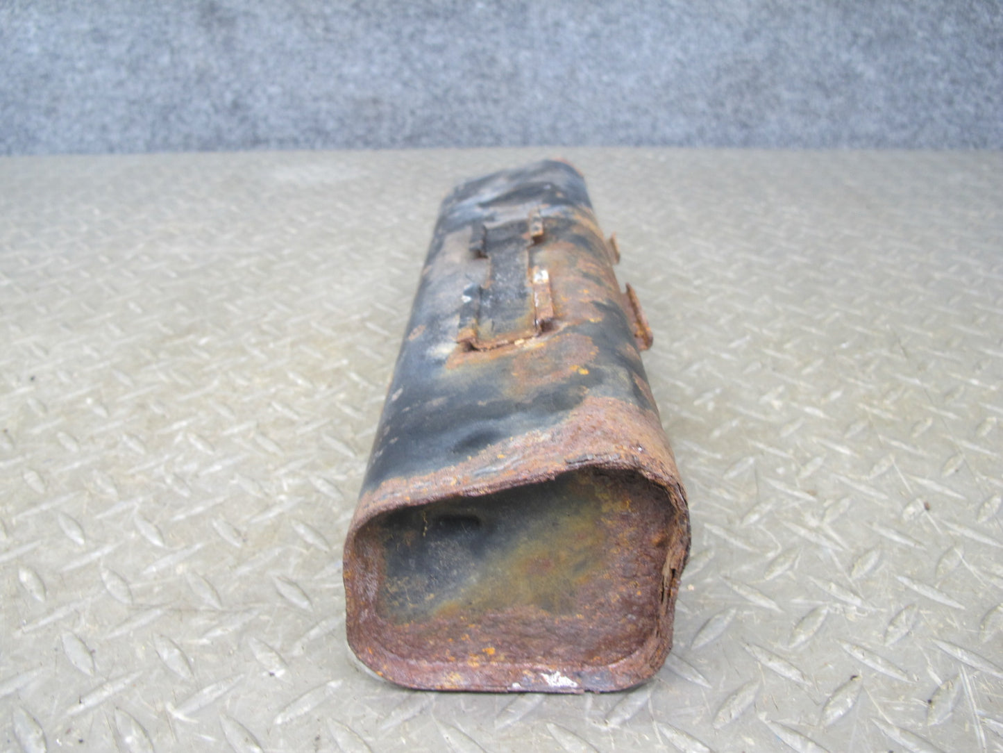 86-91 Mercedes W126 Fuel Evap Vapor Charcoal Canister 1244700359 OEM