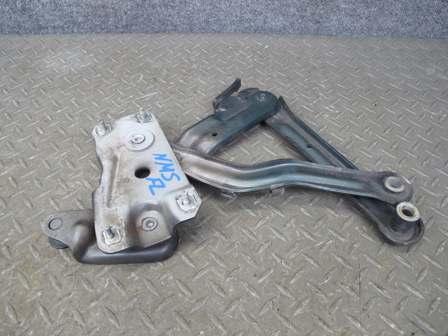 86-91 Mercedes W126 Set of 2 Front Left & Right Hood Hinge Dark Green OEM
