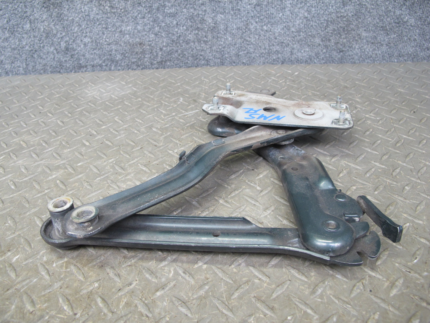 86-91 Mercedes W126 Set of 2 Front Left & Right Hood Hinge Dark Green OEM