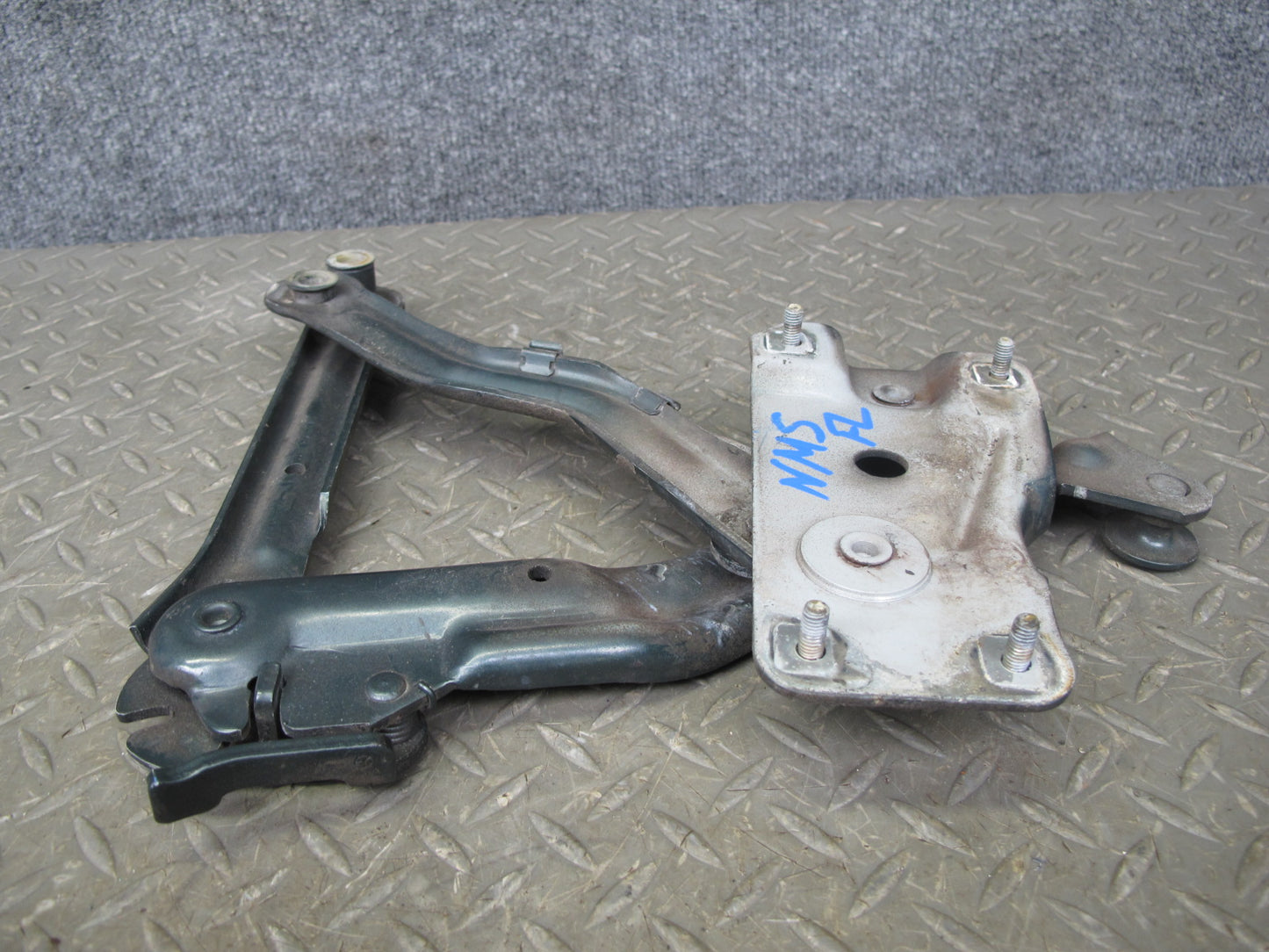 86-91 Mercedes W126 Set of 2 Front Left & Right Hood Hinge Dark Green OEM