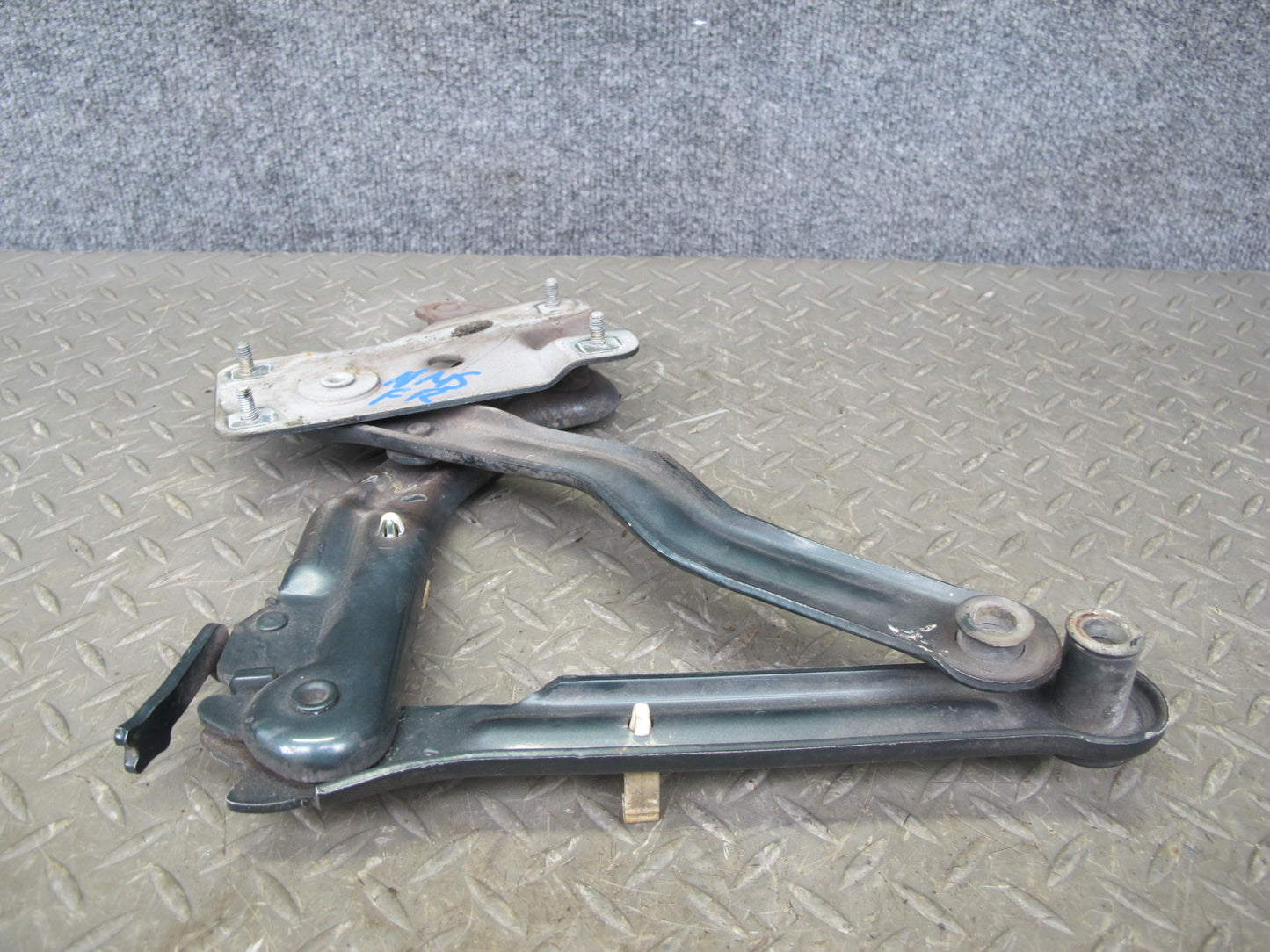 86-91 Mercedes W126 Set of 2 Front Left & Right Hood Hinge Dark Green OEM