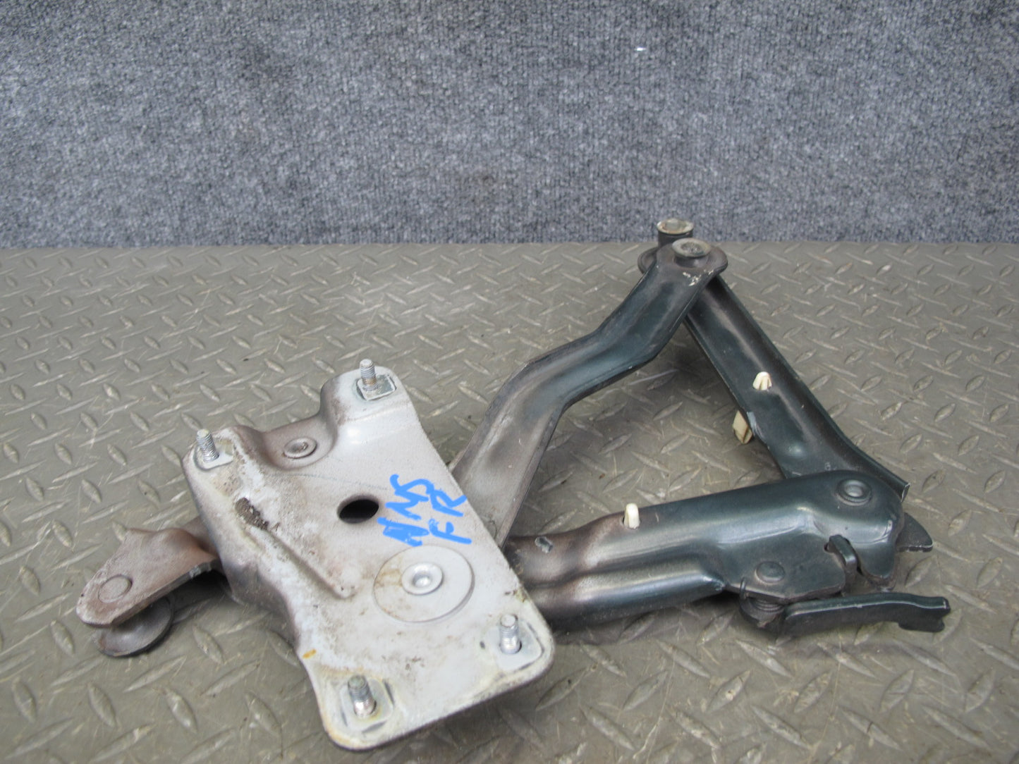 86-91 Mercedes W126 Set of 2 Front Left & Right Hood Hinge Dark Green OEM