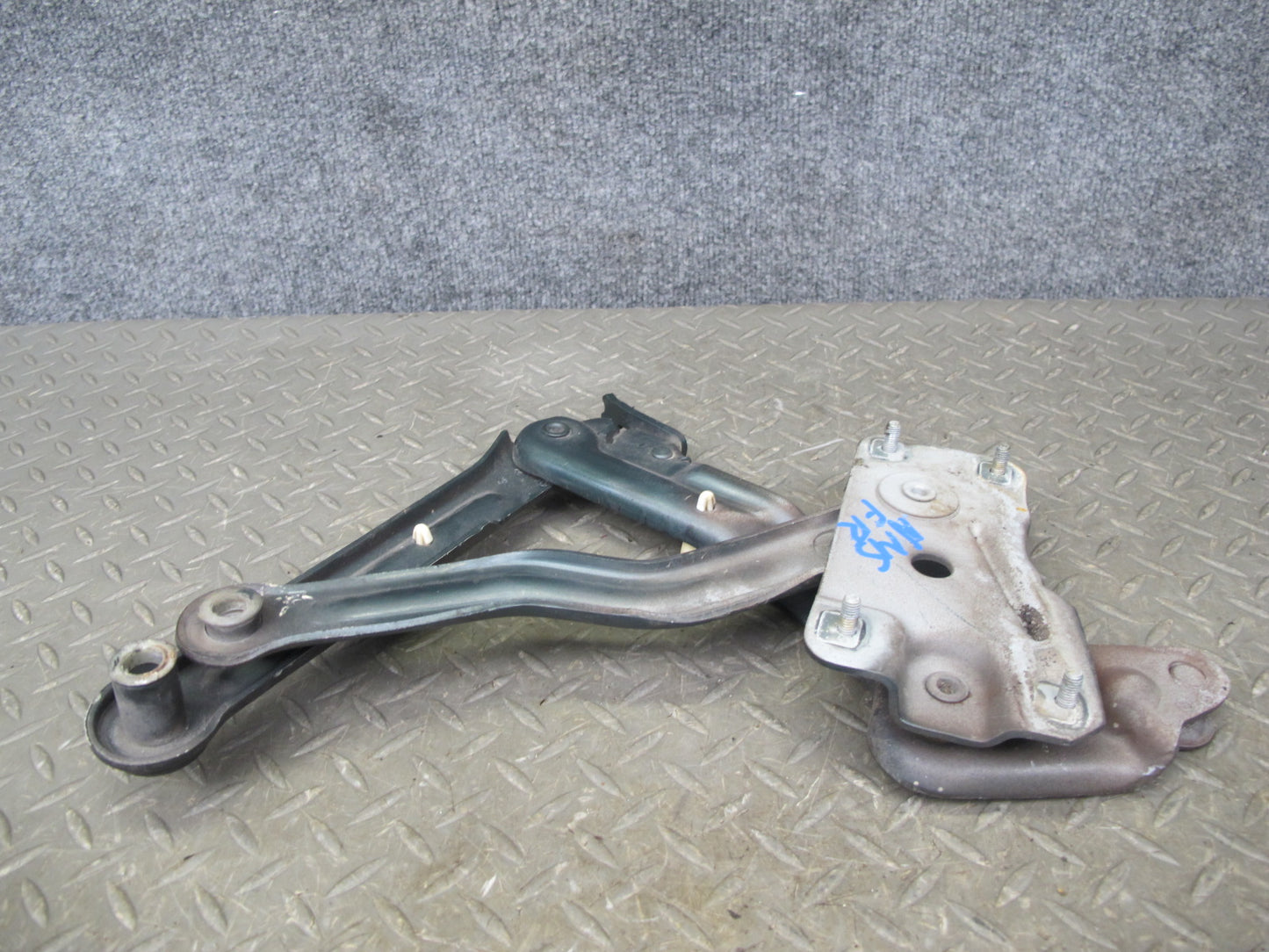 86-91 Mercedes W126 Set of 2 Front Left & Right Hood Hinge Dark Green OEM