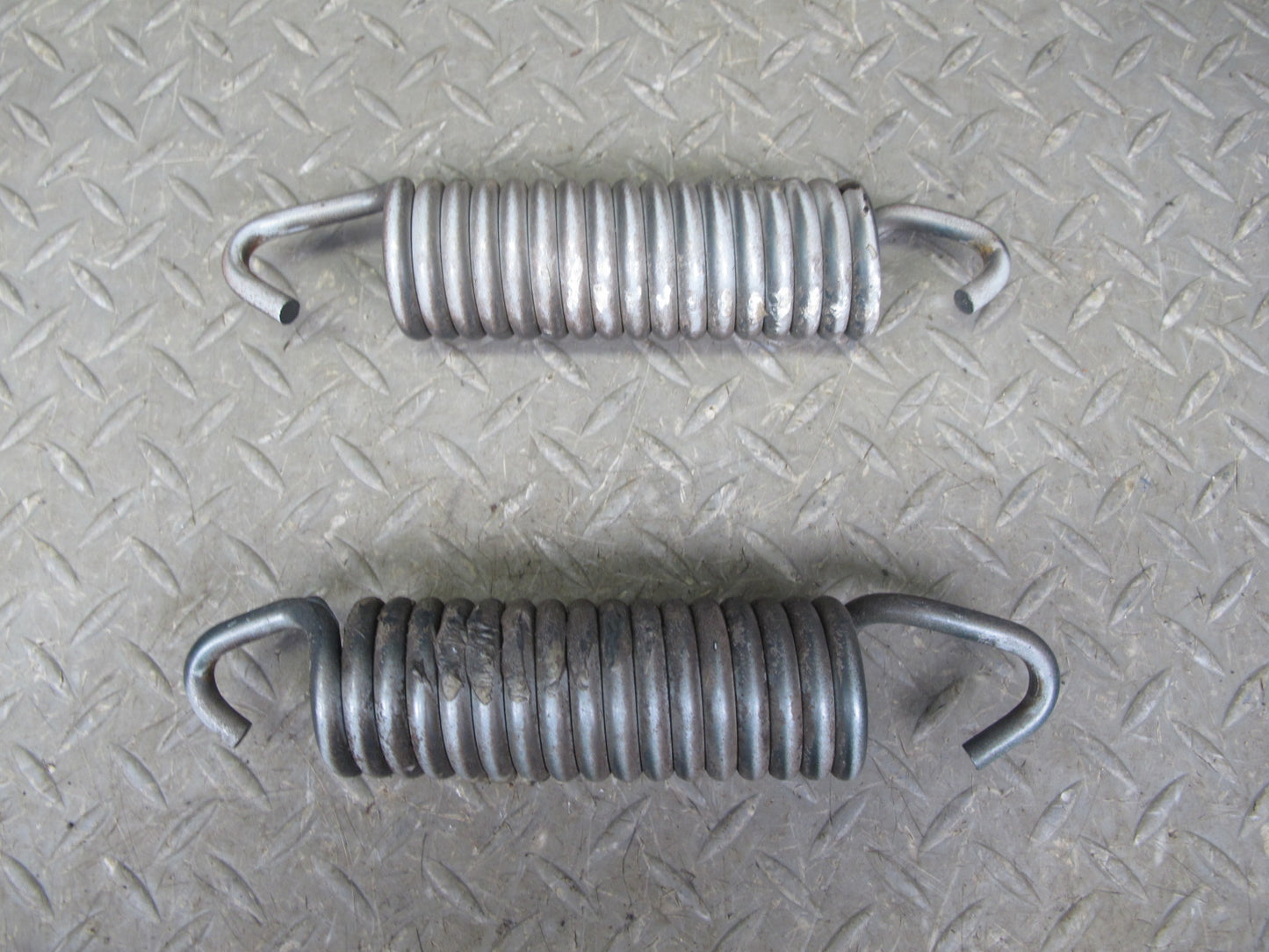 86-91 Mercedes W126 Set of 2 Front Left & Right Hood Hinge Dark Green OEM
