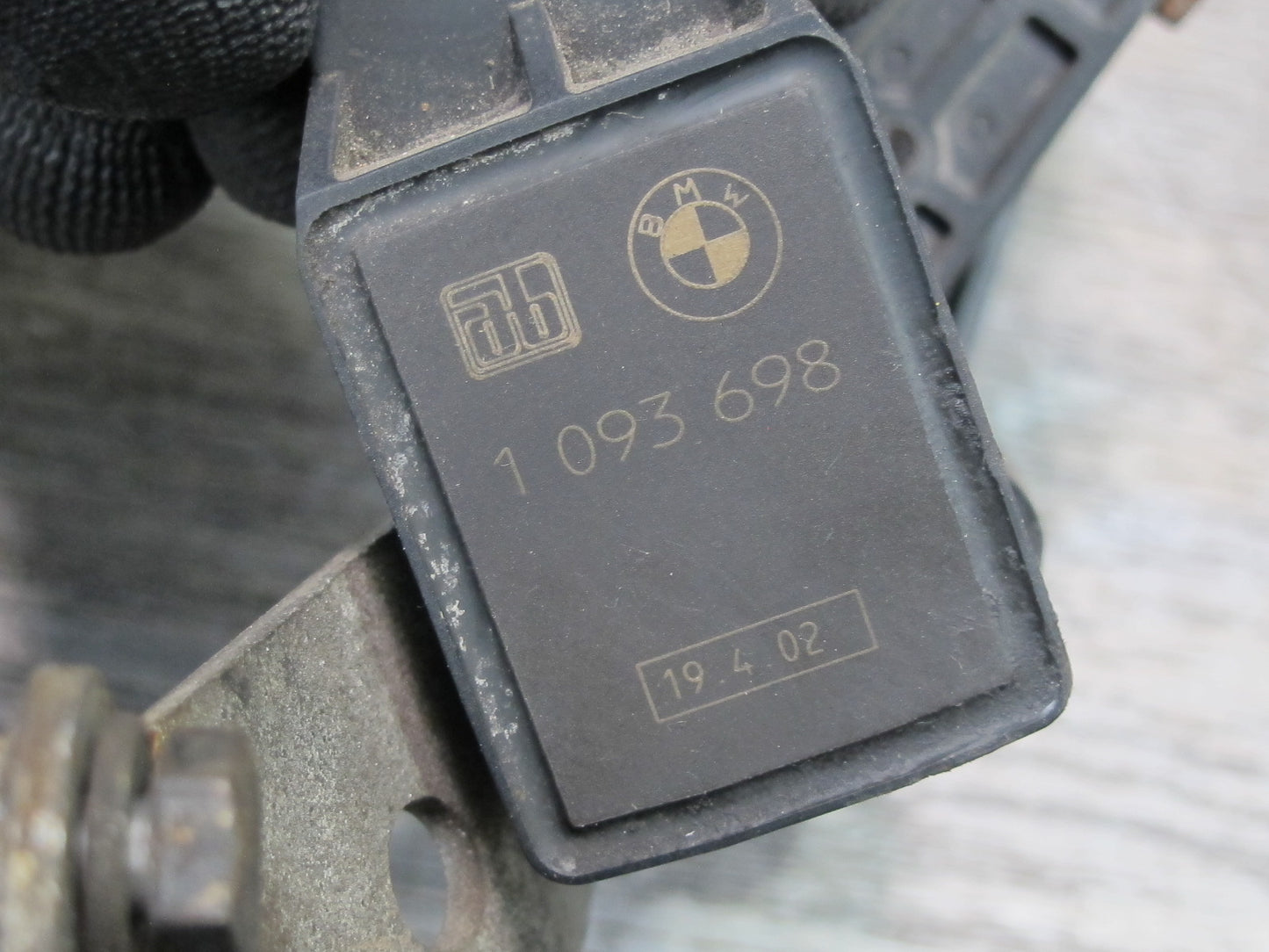 2001-2006 BMW E46 Rear Suspension Height Level Sensor 1093698