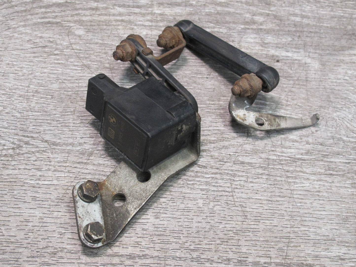2001-2006 BMW E46 Rear Suspension Height Level Sensor 1093698
