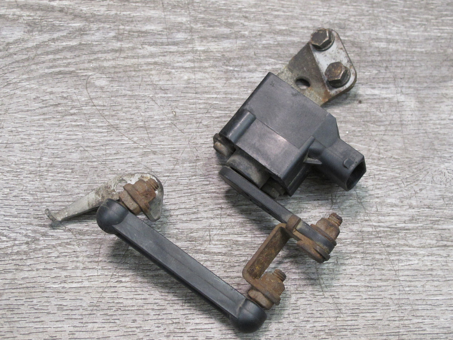 2001-2006 BMW E46 Rear Suspension Height Level Sensor 1093698