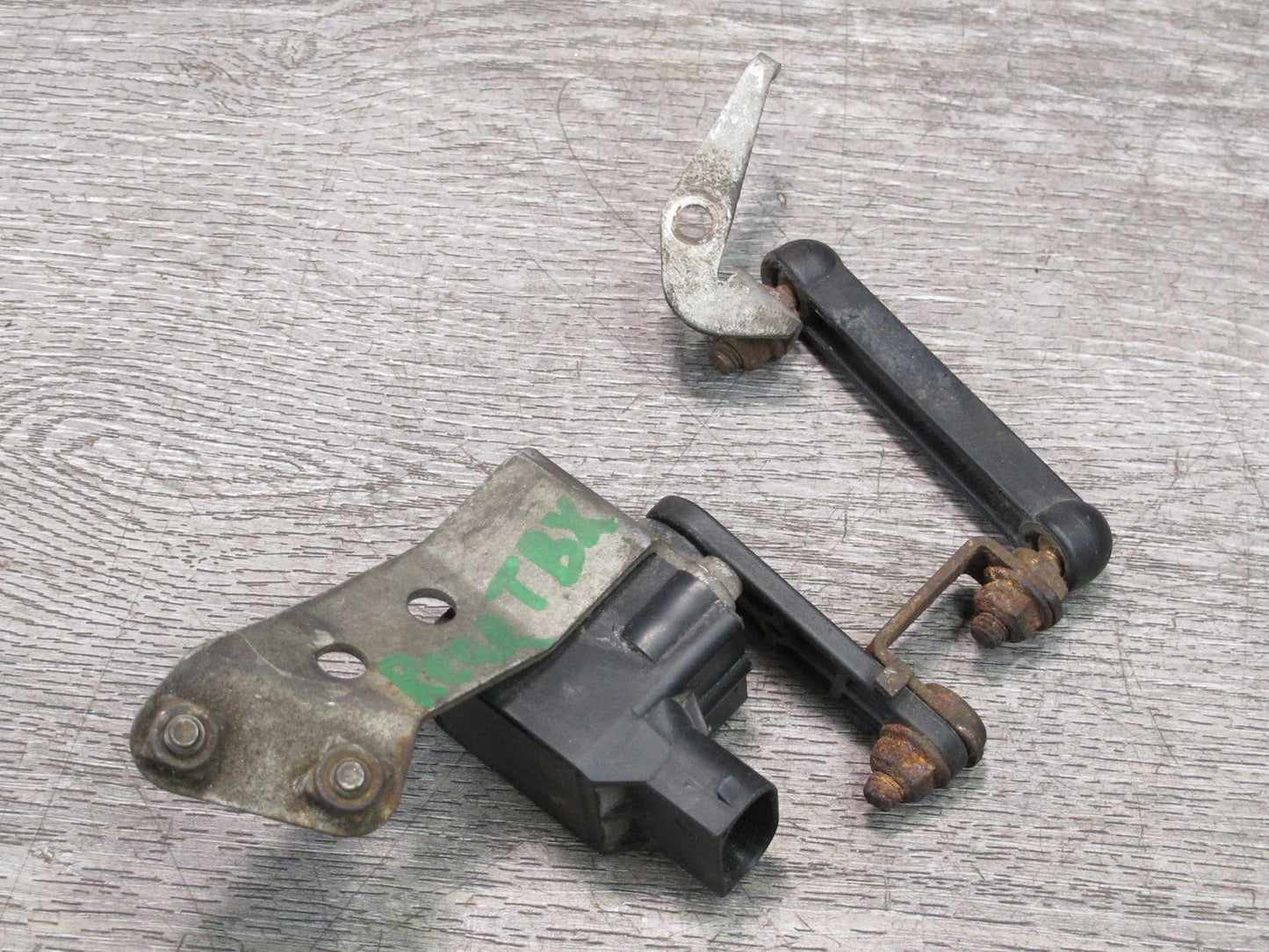 2001-2006 BMW E46 Rear Suspension Height Level Sensor 1093698