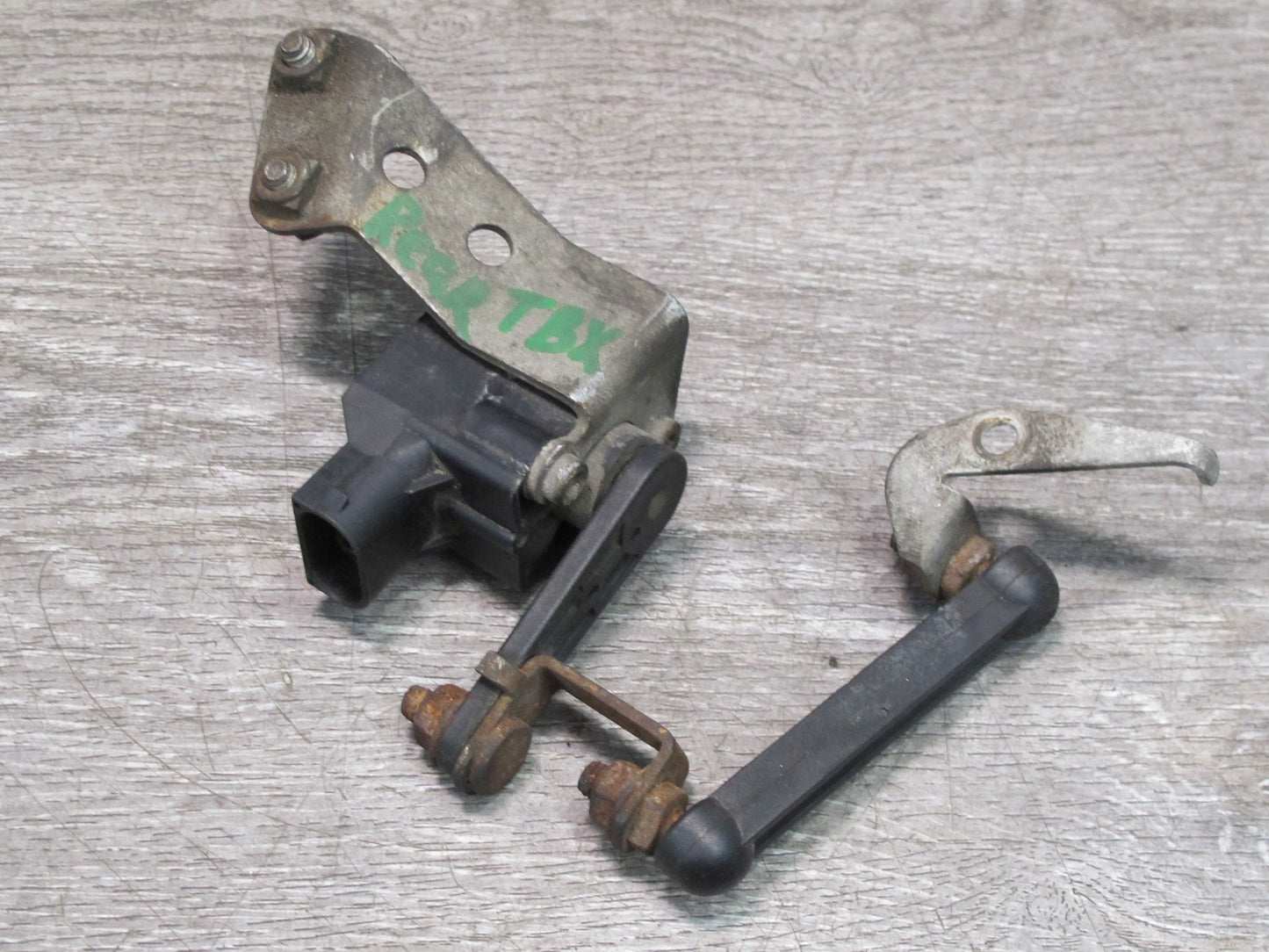 2001-2006 BMW E46 Rear Suspension Height Level Sensor 1093698