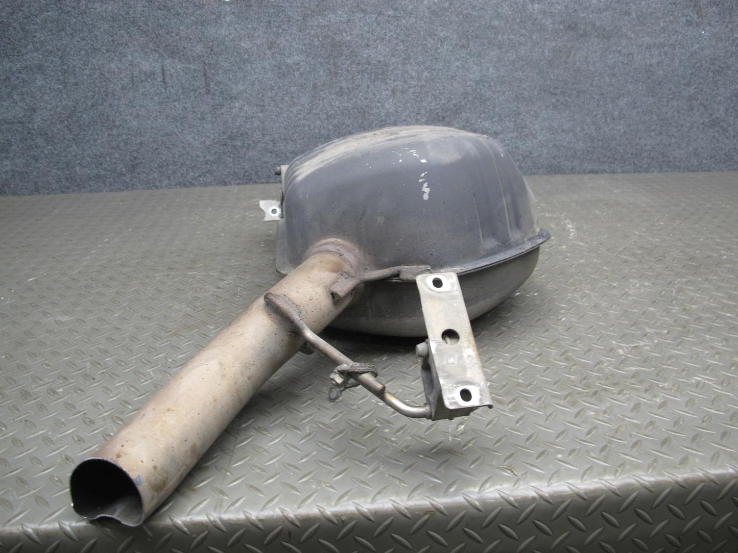 2006-2010 BMW E63 E64 M6 Rear Left Exhaust Muffler w Tips