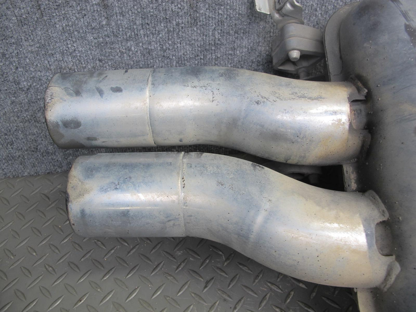 2006-2010 BMW E63 E64 M6 Rear Left Exhaust Muffler w Tips