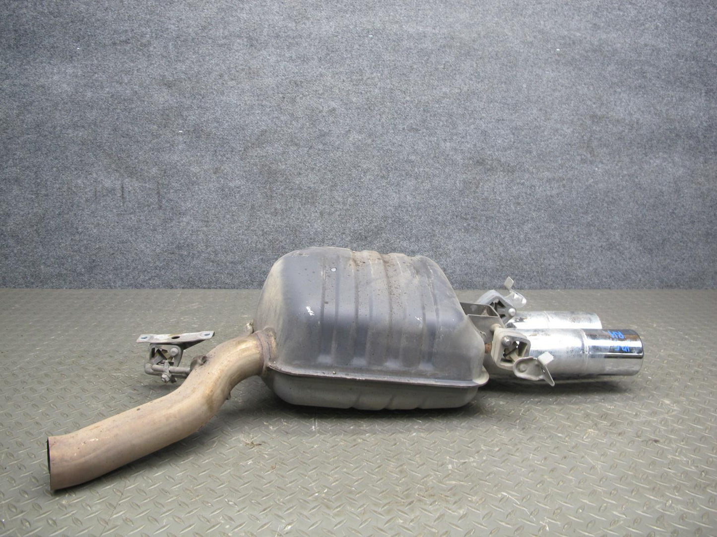 2006-2010 BMW E63 E64 M6 Rear Right Exhaust Muffler w Tips