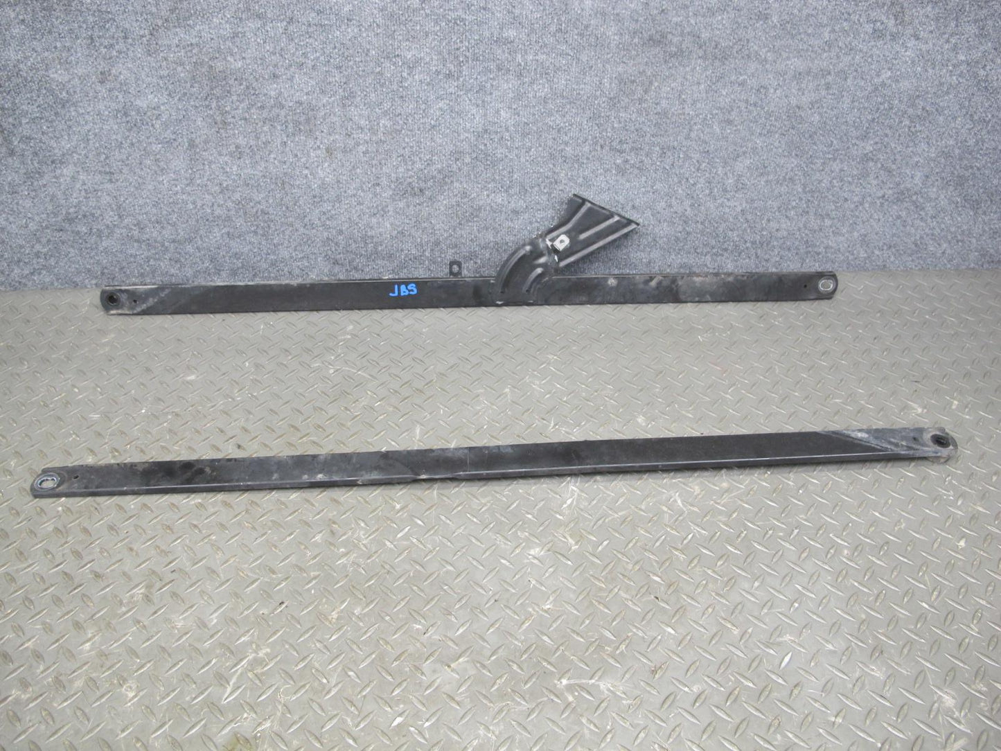 2006-2010 BMW E63 E64 Front Left & Right Axle Tension Strut Shock Bar Set of 2