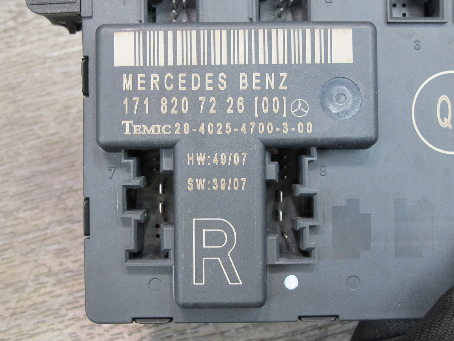05-11 Mercedes R171 Slk-class Right Door Control Module 1718207226 OEM