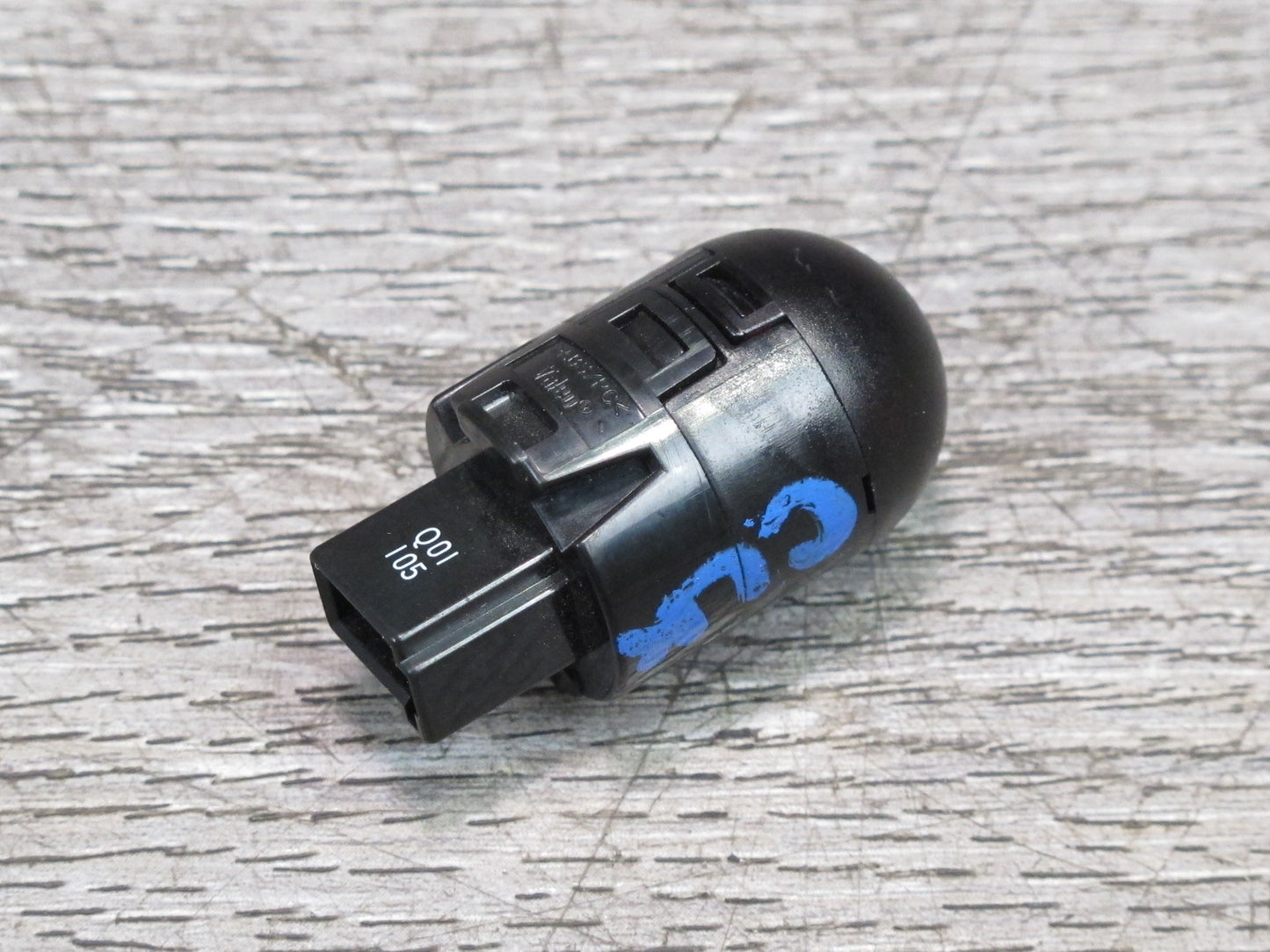 05-11 Mercedes R171 Slk-class Sunlight Temperature Sensor 1718300072 OEM