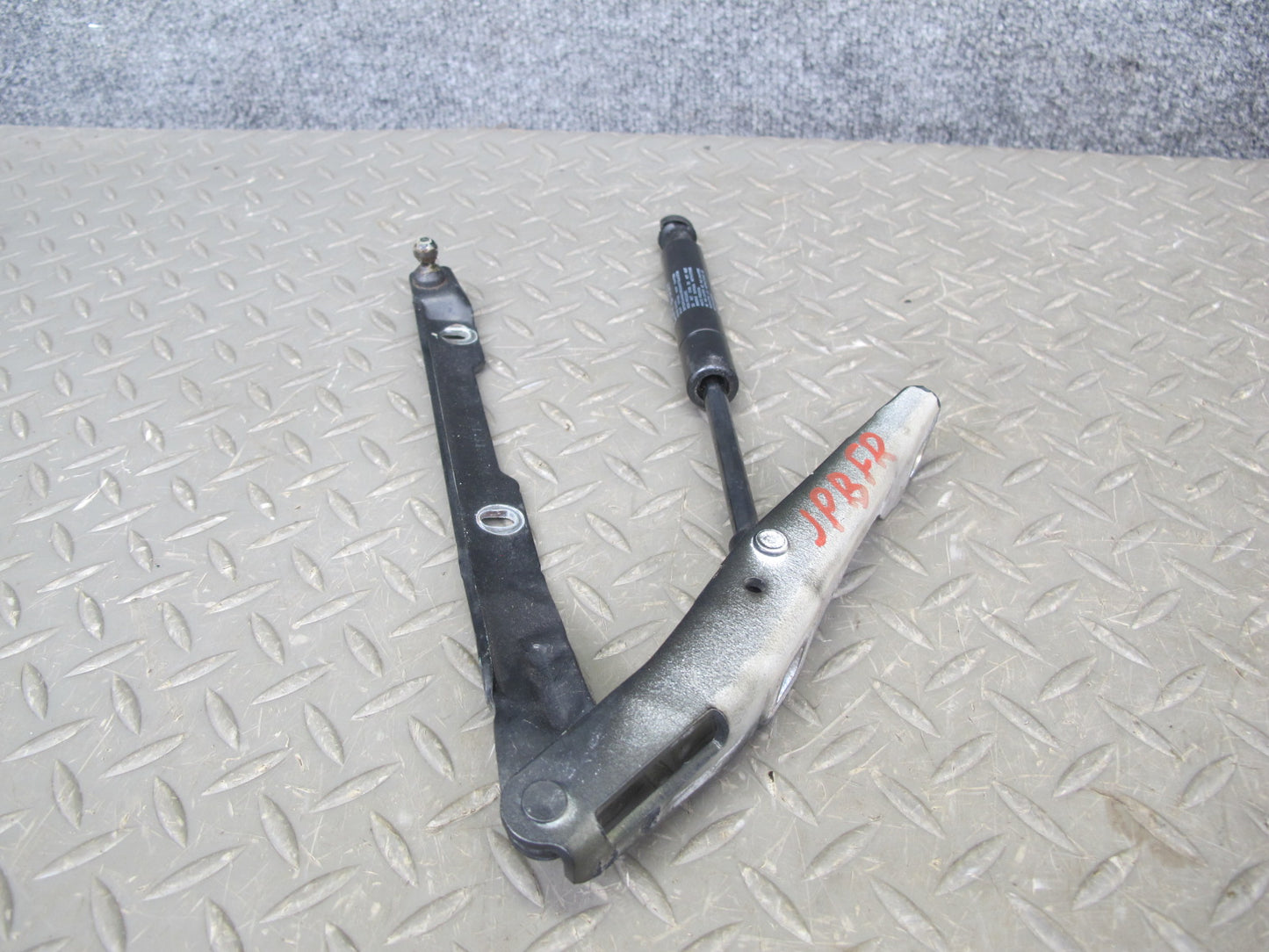 1997-2004 Porsche Boxster 986 Hood Front Left & Right Hinge Support Set of 2