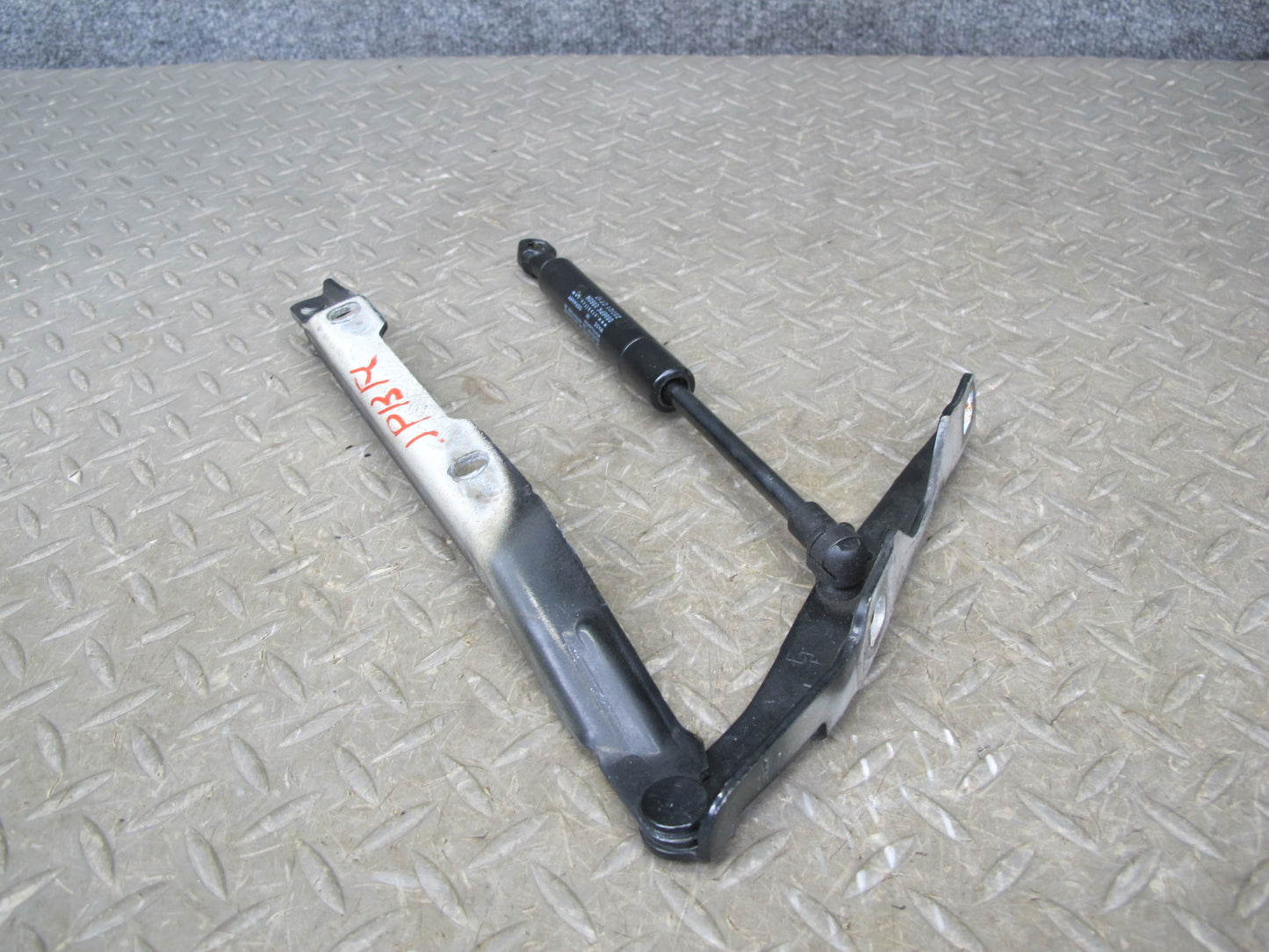 1997-2004 Porsche Boxster 986 Hood Front Left & Right Hinge Support Set of 2