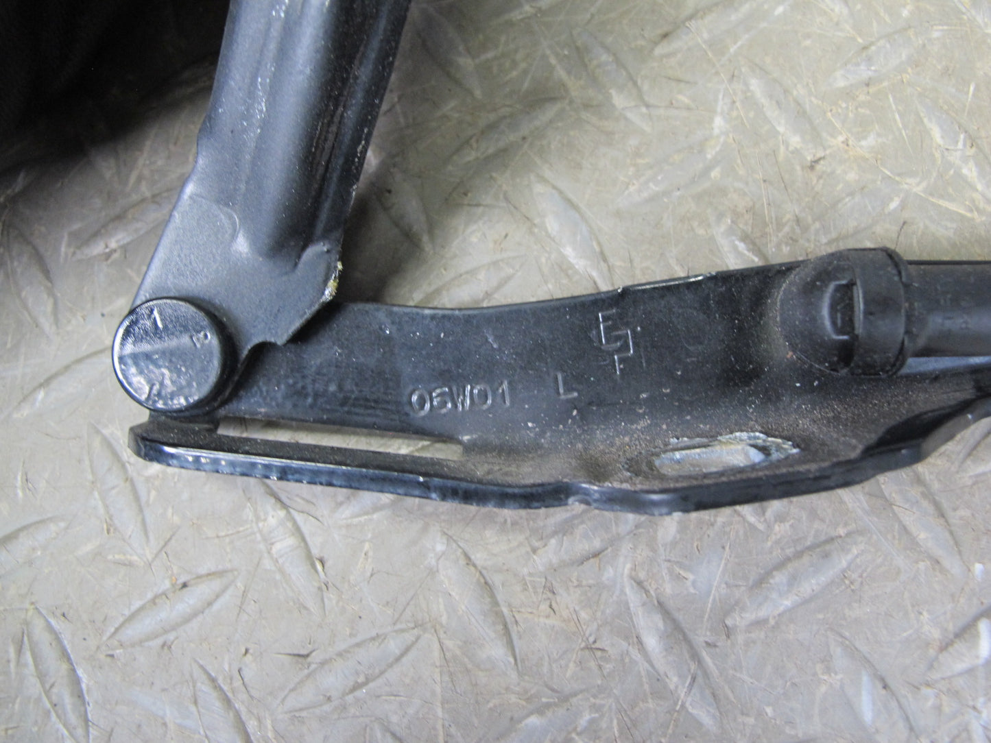 1997-2004 Porsche Boxster 986 Hood Front Left & Right Hinge Support Set of 2