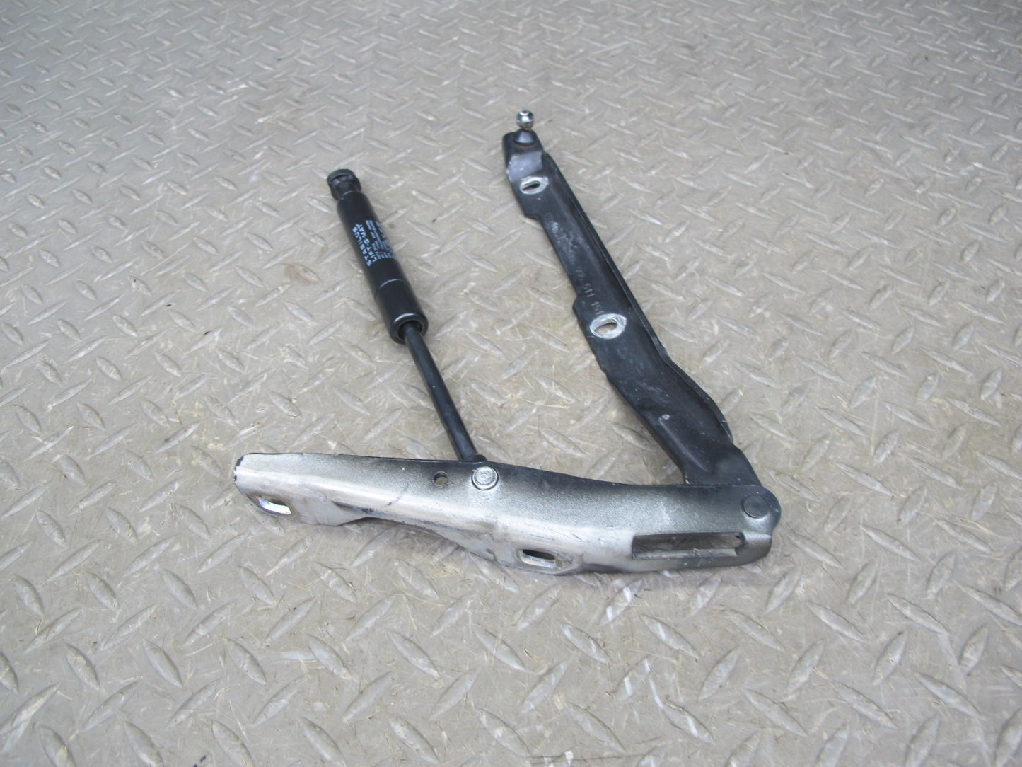 1997-2004 Porsche Boxster 986 Hood Front Left & Right Hinge Support Set of 2