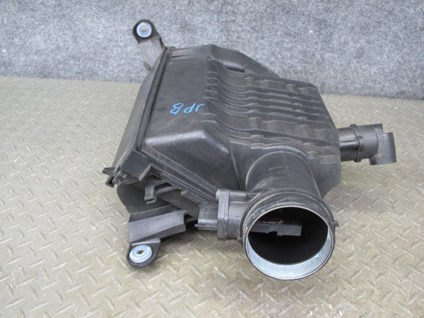 1997-2004 Porsche Boxster 986 Engine Air Intake Cleaner Filter Box Housing