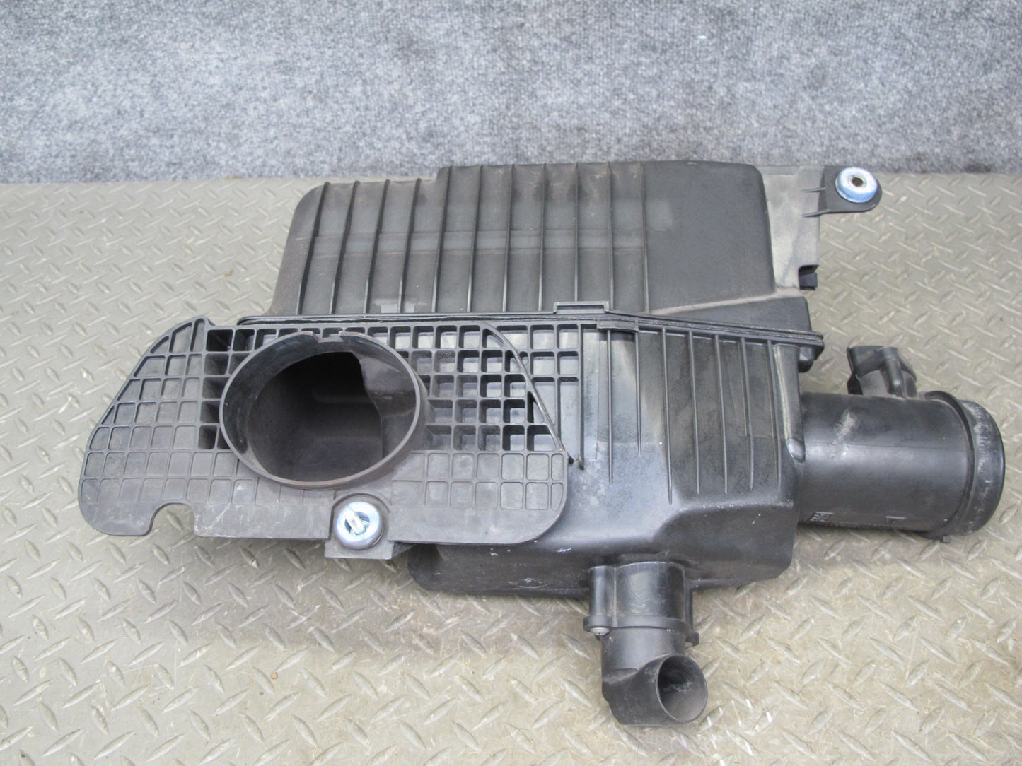 1997-2004 Porsche Boxster 986 Engine Air Intake Cleaner Filter Box Housing