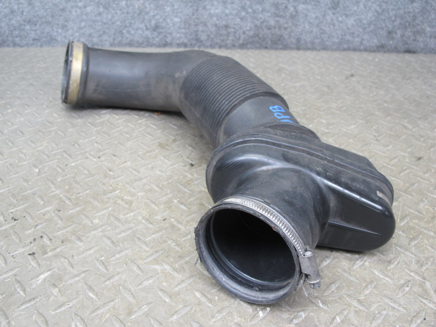 2000-2004 Porsche Boxster 986 M/T Engine Air Intake Hose Tube Pipe 99611002704