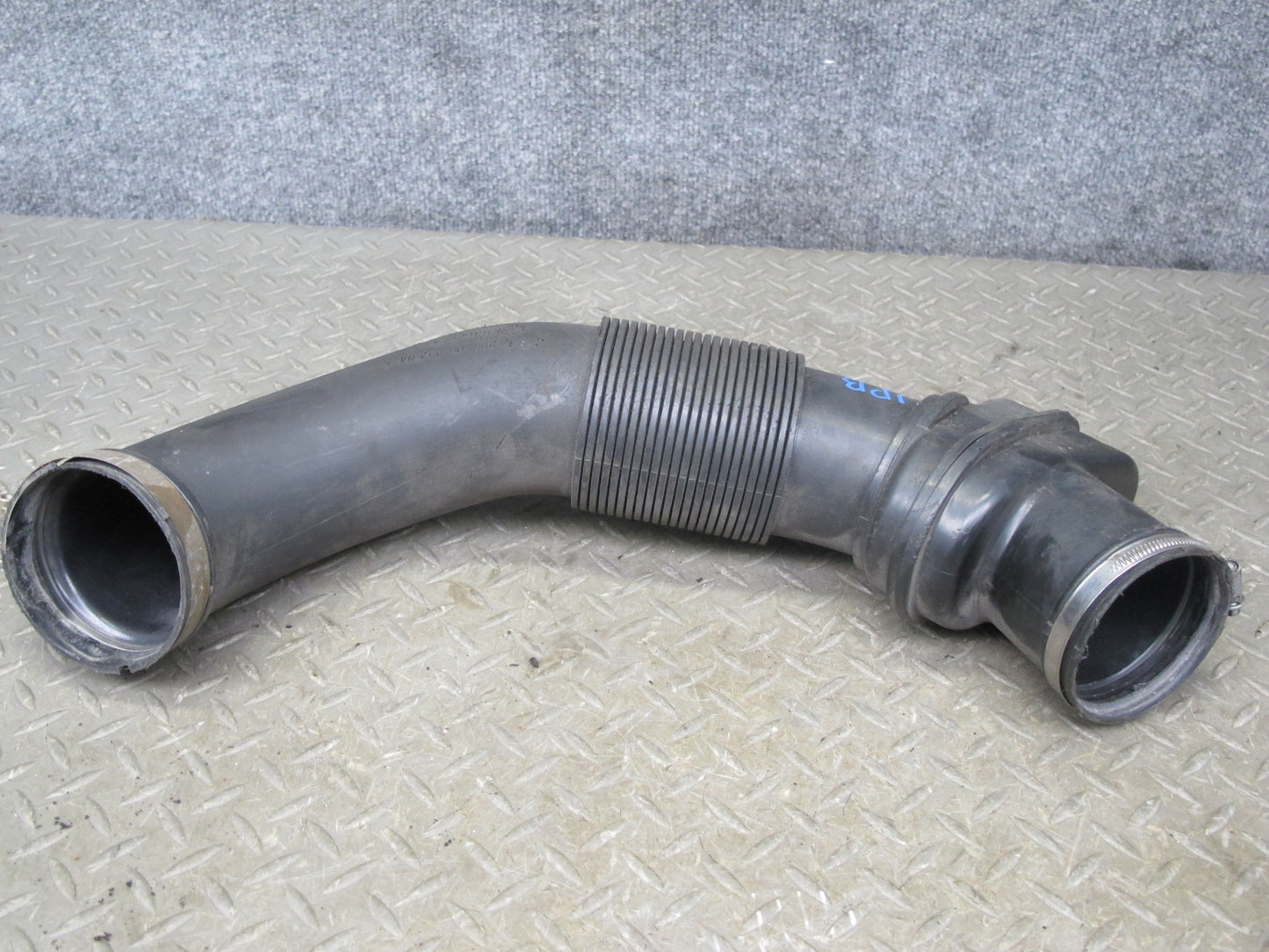 2000-2004 Porsche Boxster 986 M/T Engine Air Intake Hose Tube Pipe 99611002704