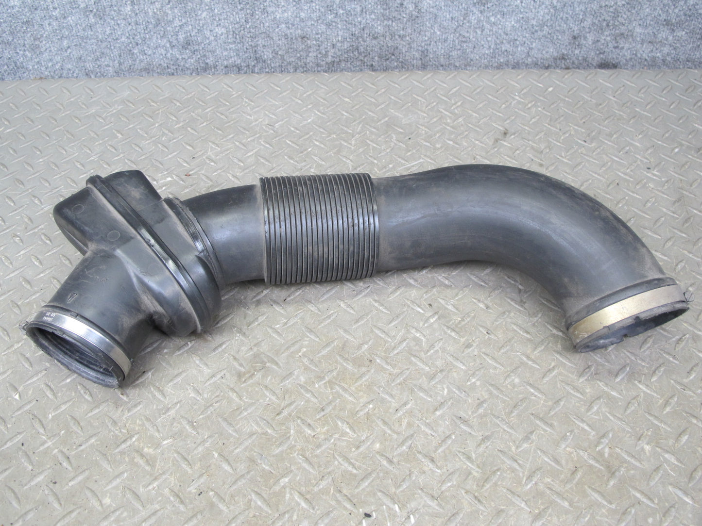 2000-2004 Porsche Boxster 986 M/T Engine Air Intake Hose Tube Pipe 99611002704