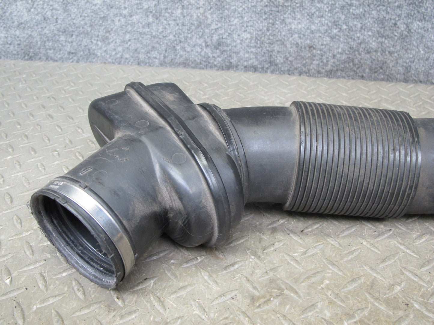 2000-2004 Porsche Boxster 986 M/T Engine Air Intake Hose Tube Pipe 99611002704