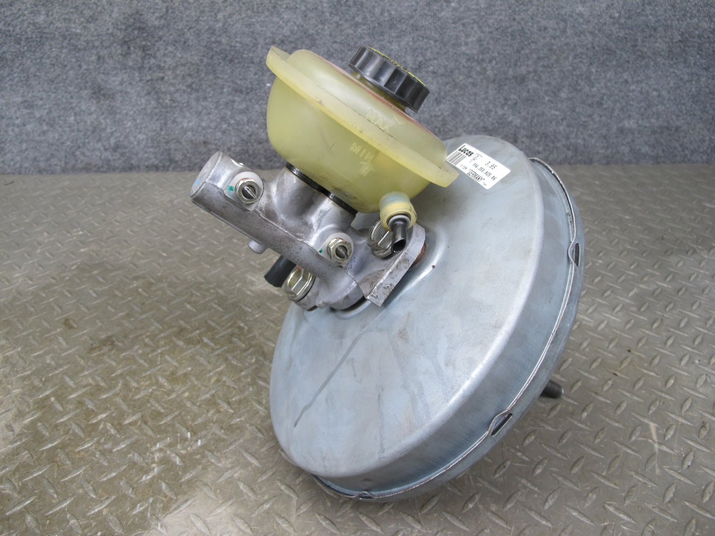 2000-2004 Porsche Boxster 986 M/T Brake Master Cylinder Booster Fluid Reservoir