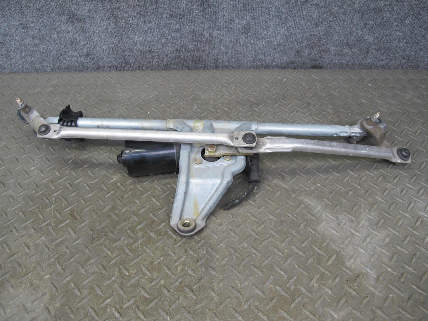 1997-2004 Porsche Boxster 986 Windshield Wiper Transmission Linkage W/ Motor