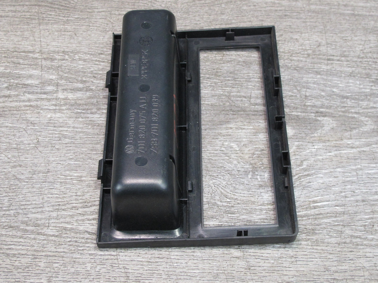 99-03 VW Eurovan T4 Dash Center Compartment Storage Trim Panel 7D1820075A OEM