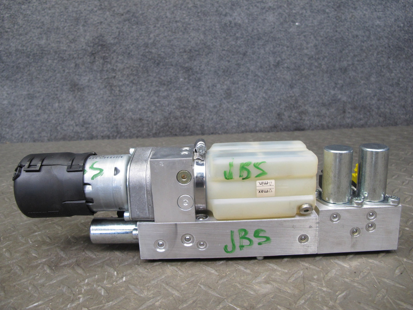 2006-2010 BMW E64 Convertible TOP Roof Hydraulic Pump Motor w Case