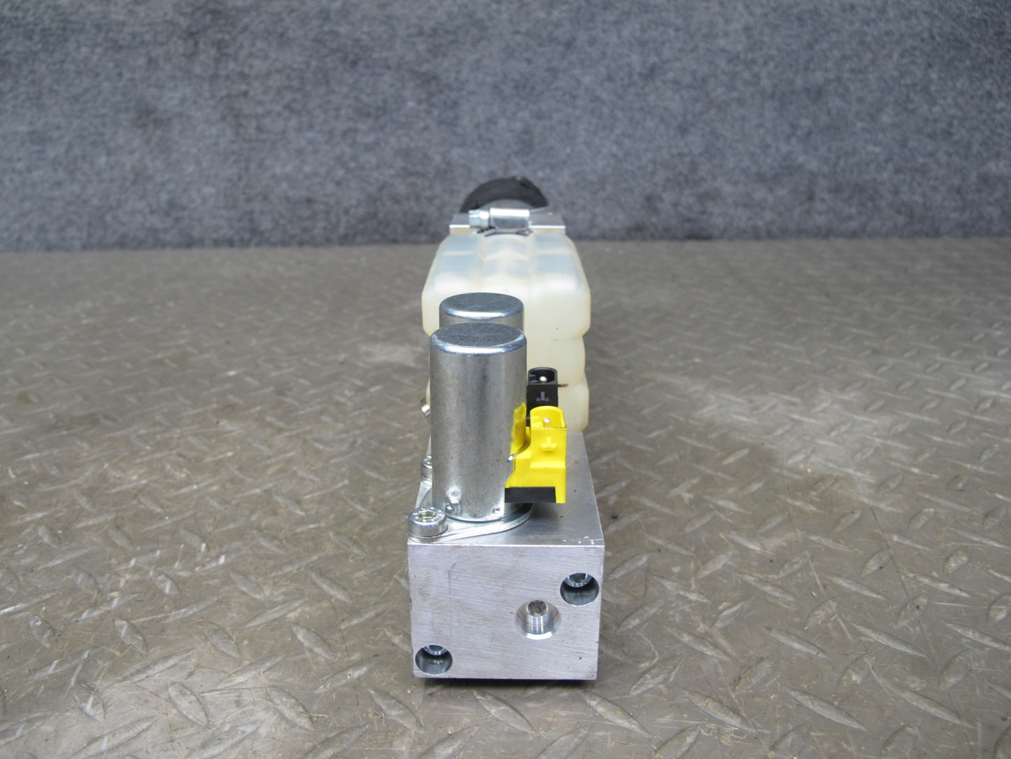 2006-2010 BMW E64 Convertible TOP Roof Hydraulic Pump Motor w Case