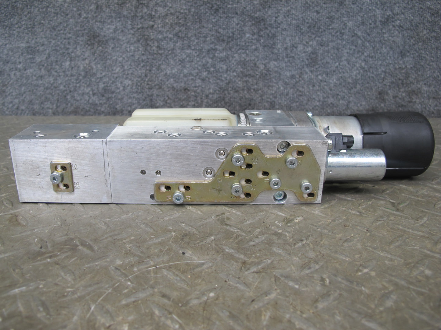 2006-2010 BMW E64 Convertible TOP Roof Hydraulic Pump Motor w Case