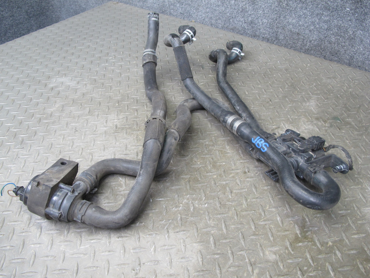 2006-2010 BMW E63 E64 Heater Control Water Valve w Hoses 6931708