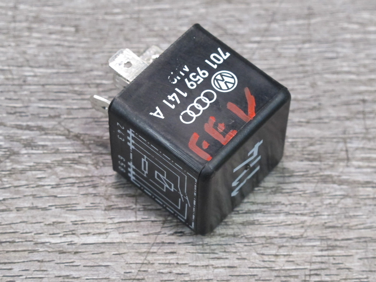 99-03 VW Eurovan T4 A/C Air Condition 114 Relay Module 701959141A OEM