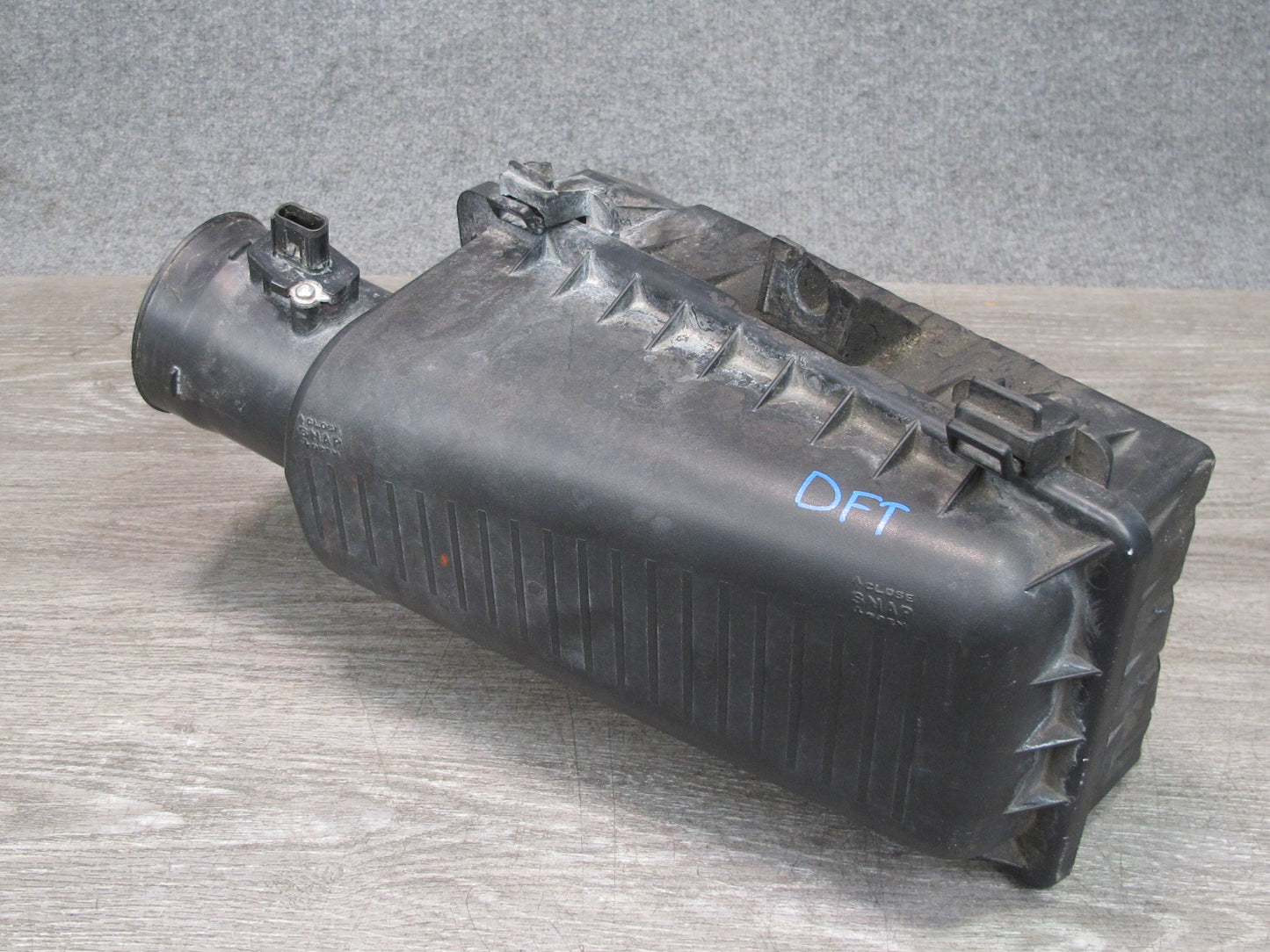 02-05 Ford Thunderbird Air Intake Cleaner Filter Box w MAF Sensor Assembly OEM
