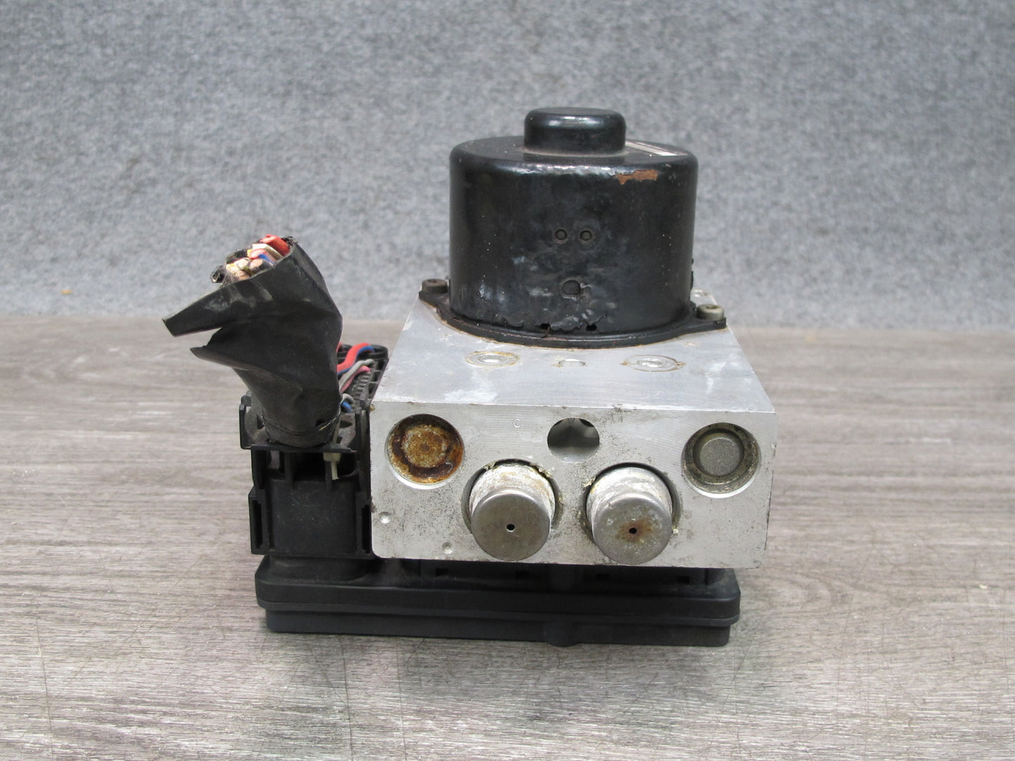 02-05 Ford Thunderbird Anti Lock Brake ABS Pump Module 3W4T-2C219-BF OEM