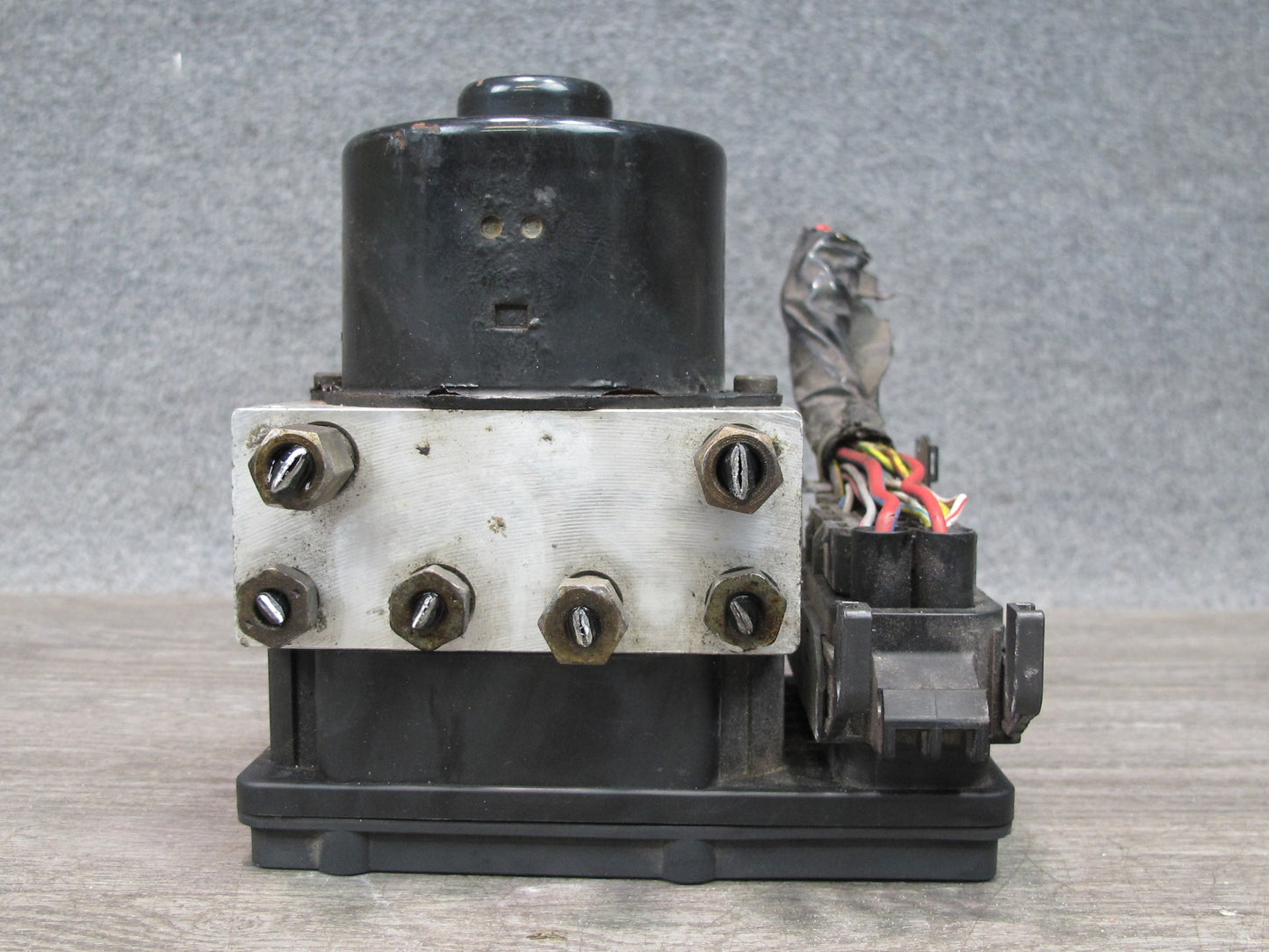 02-05 Ford Thunderbird Anti Lock Brake ABS Pump Module 3W4T-2C219-BF OEM